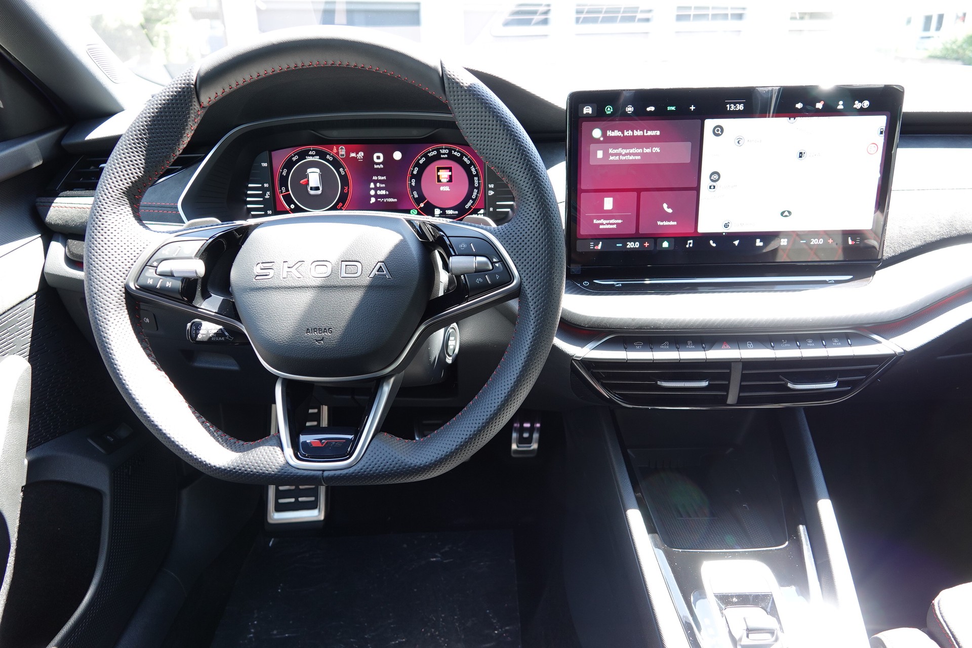 SKODA Octavia Combi 2.0 TSI RS 30 Years Edition DSG-image-14
