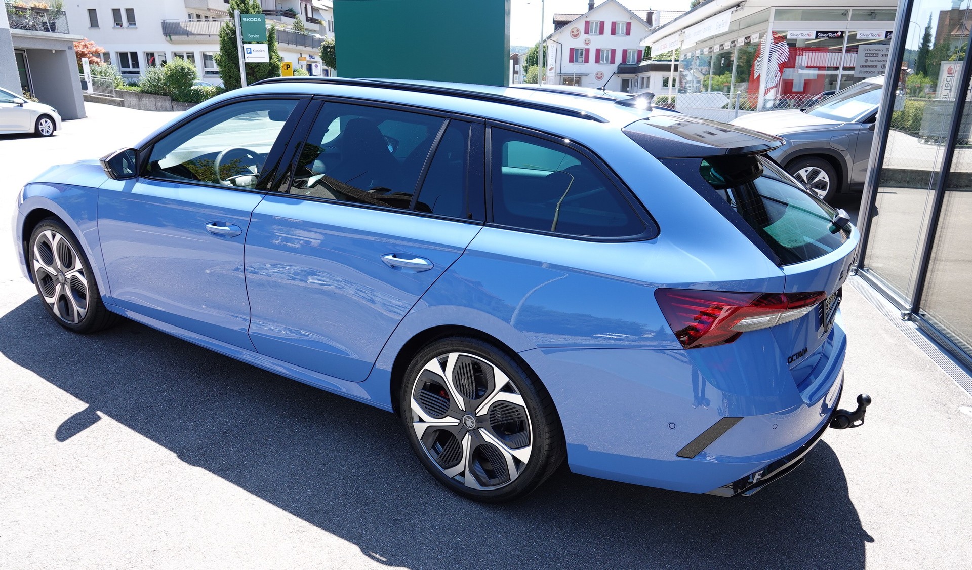 SKODA Octavia Combi 2.0 TSI RS 30 Years Edition DSG-image-7