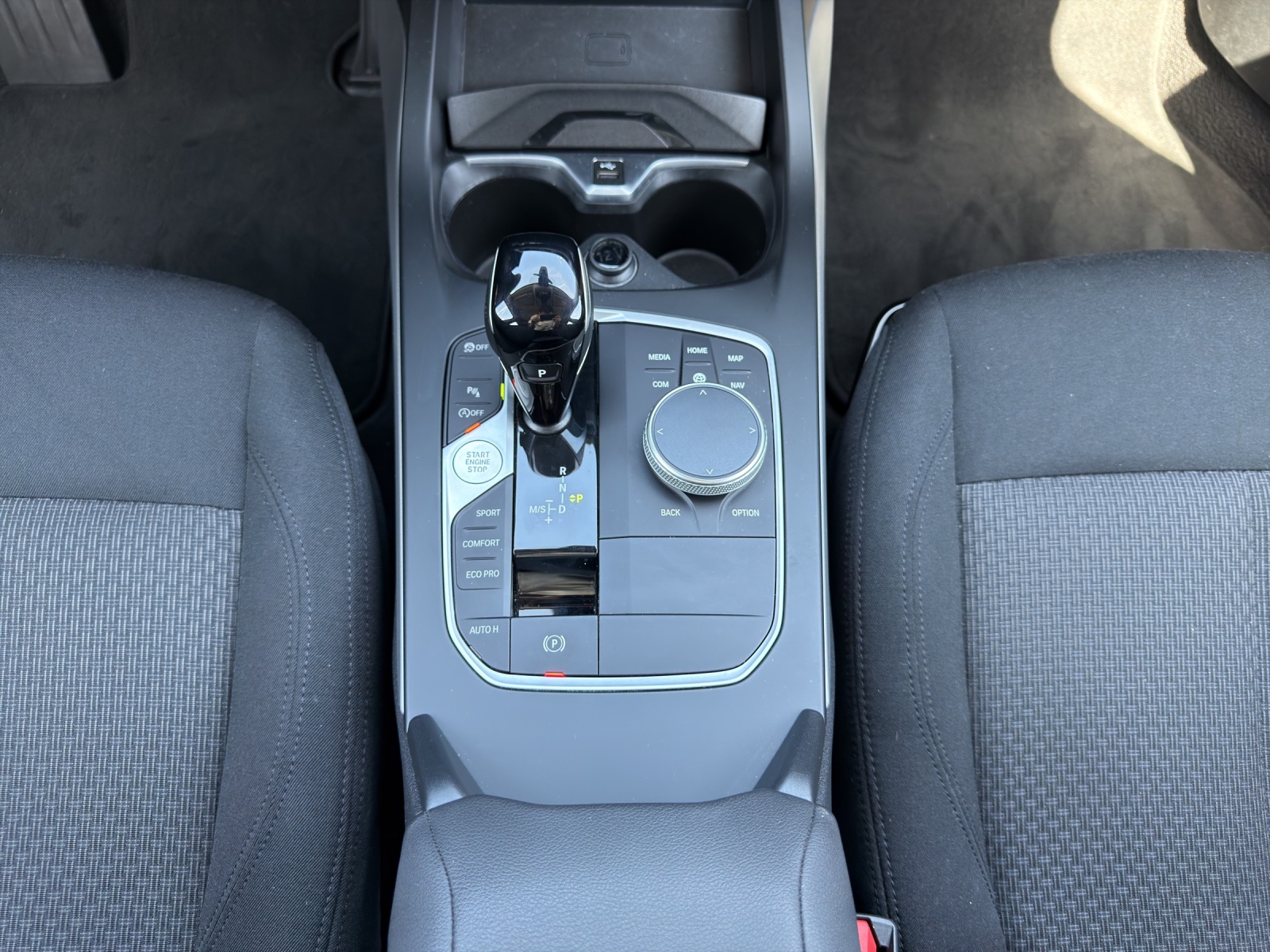 BMW 118i Steptronic (CH)-image-13