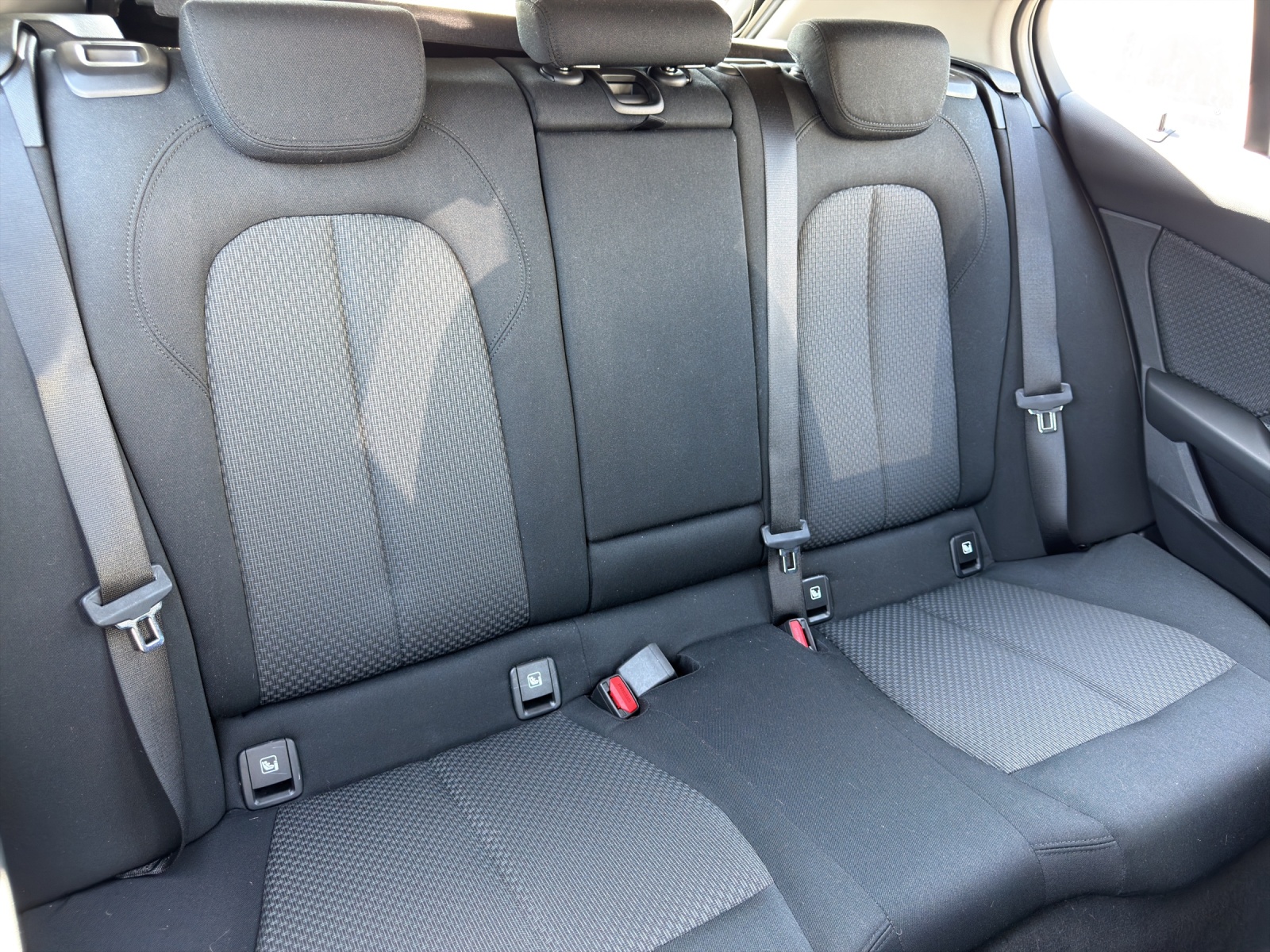 BMW 118i Steptronic (CH)-image-17