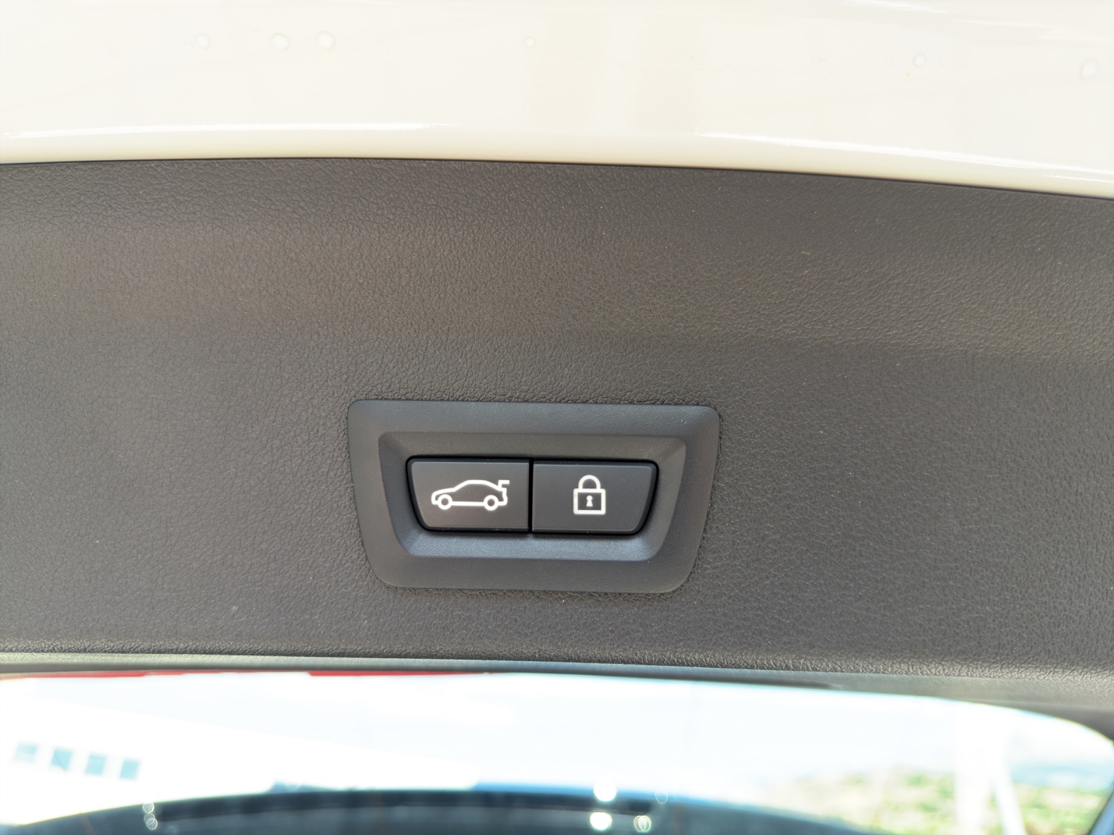 BMW 118i Steptronic (CH)-image-21
