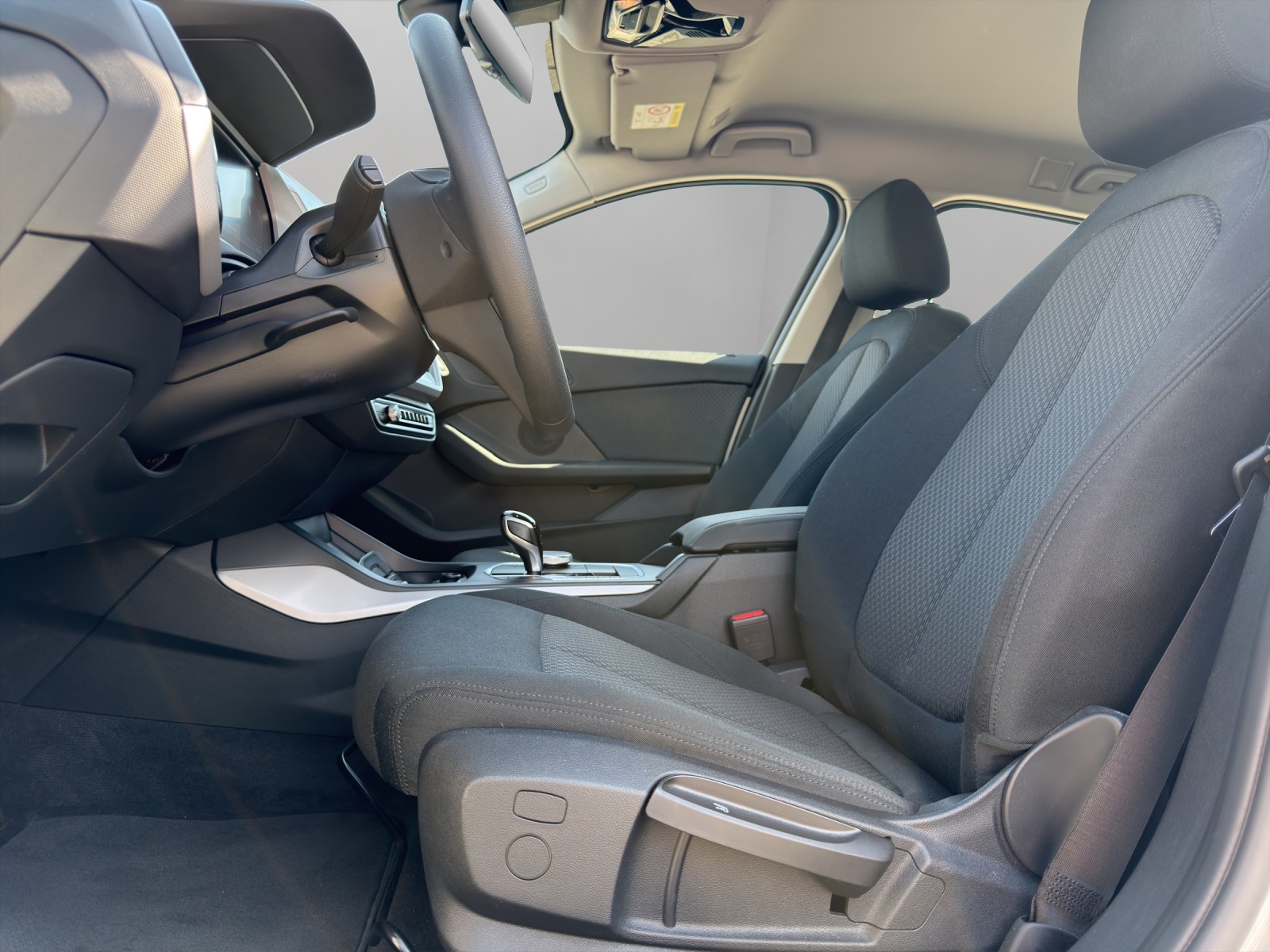 BMW 118i Steptronic (CH)-image-8