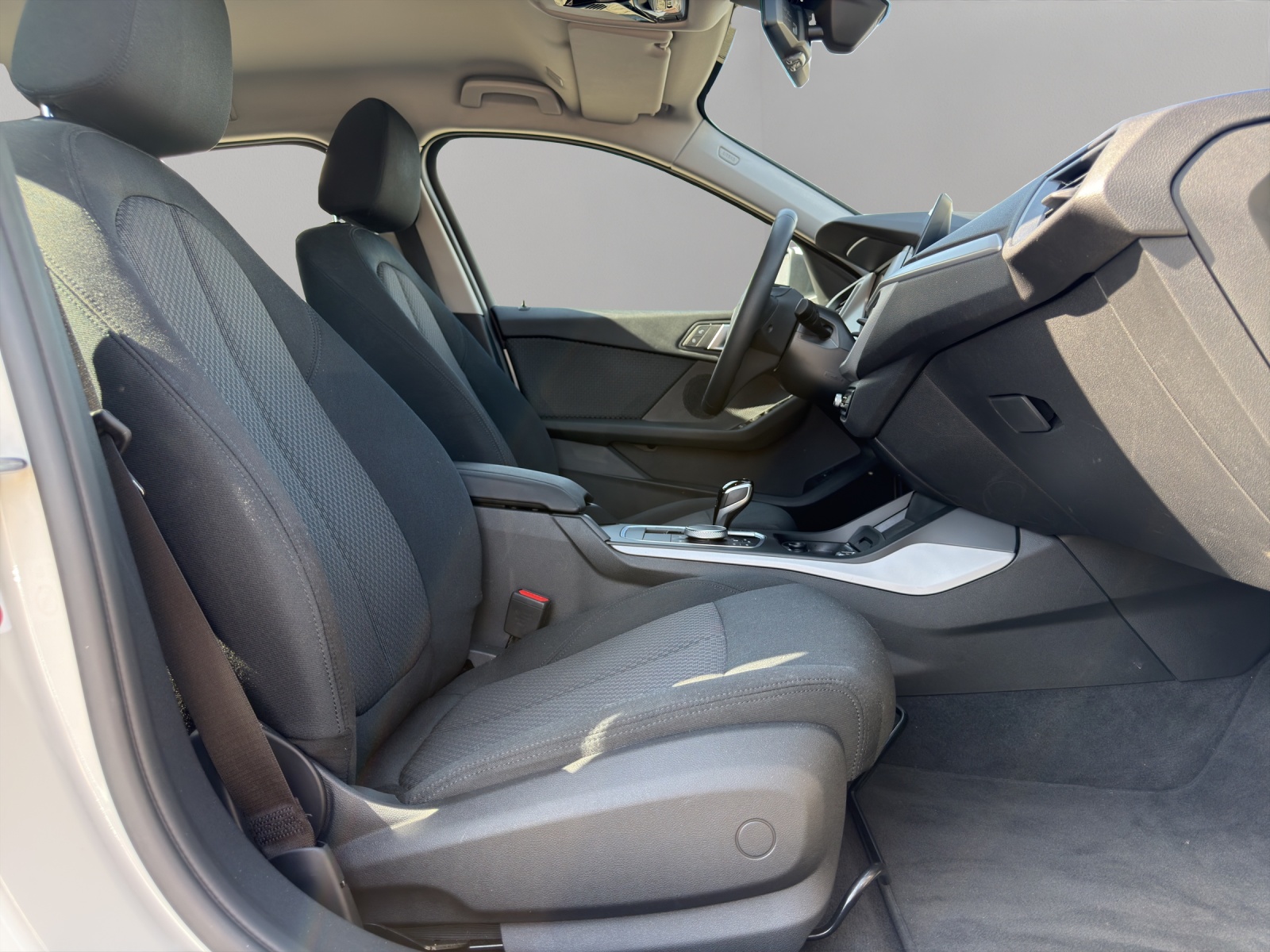 BMW 118i Steptronic (CH)-image-9