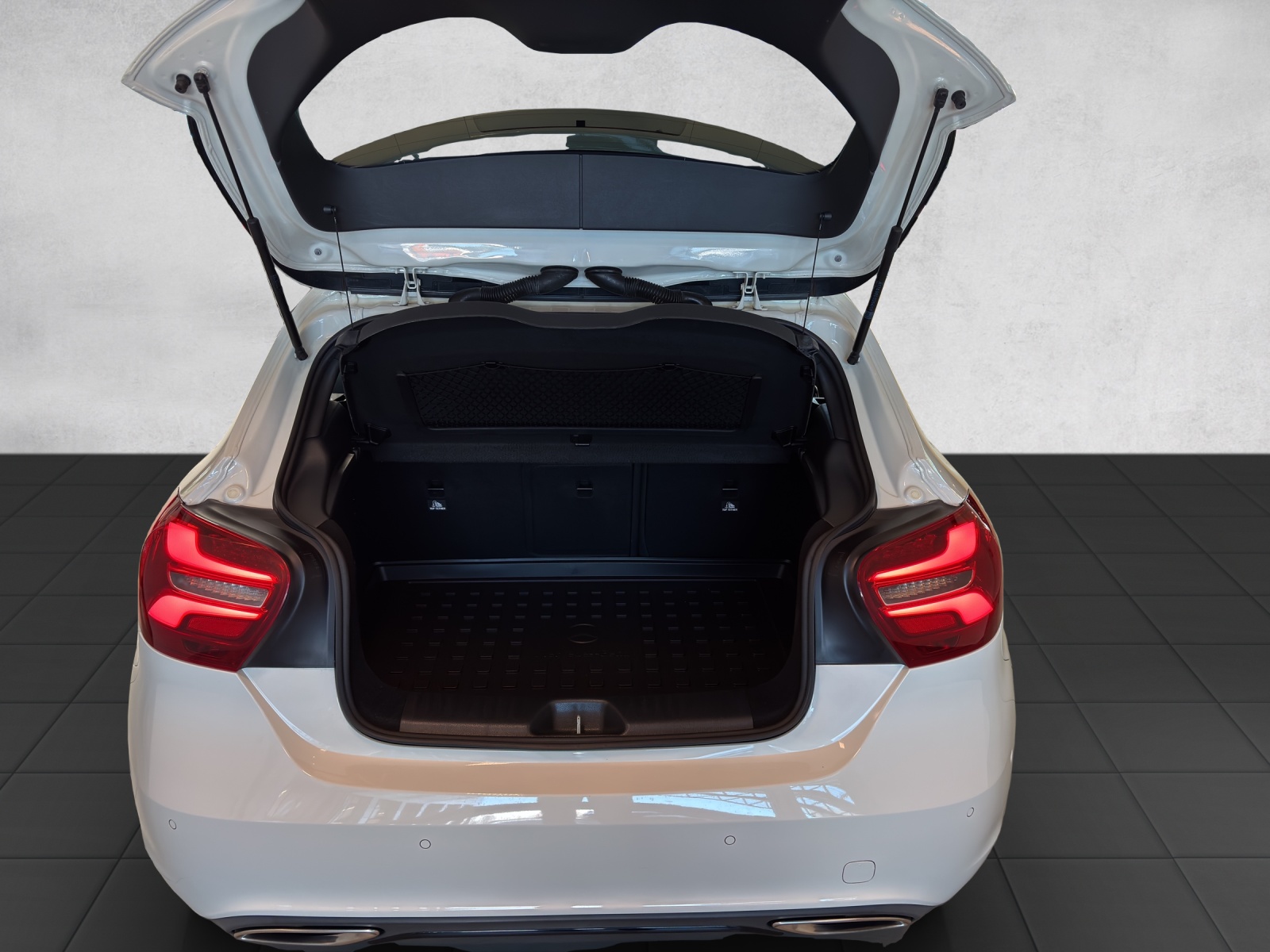MERCEDES-BENZ A 220 Urban 4Matic 7G-DCT-image-10