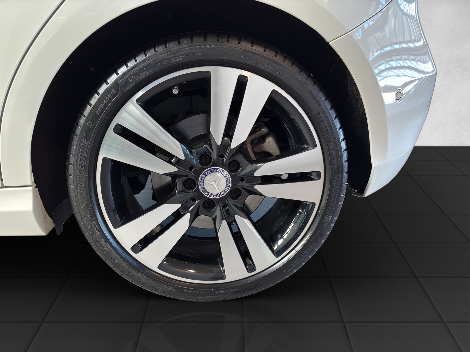 MERCEDES-BENZ A 220 Urban 4Matic 7G-DCT-image-7