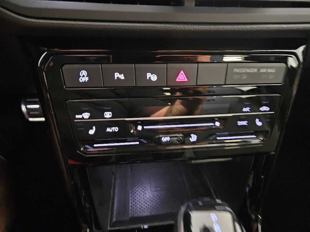 VW T-Cross 1.5 TSI EVO,R LINE, ACT Style Selection DSG-image-11