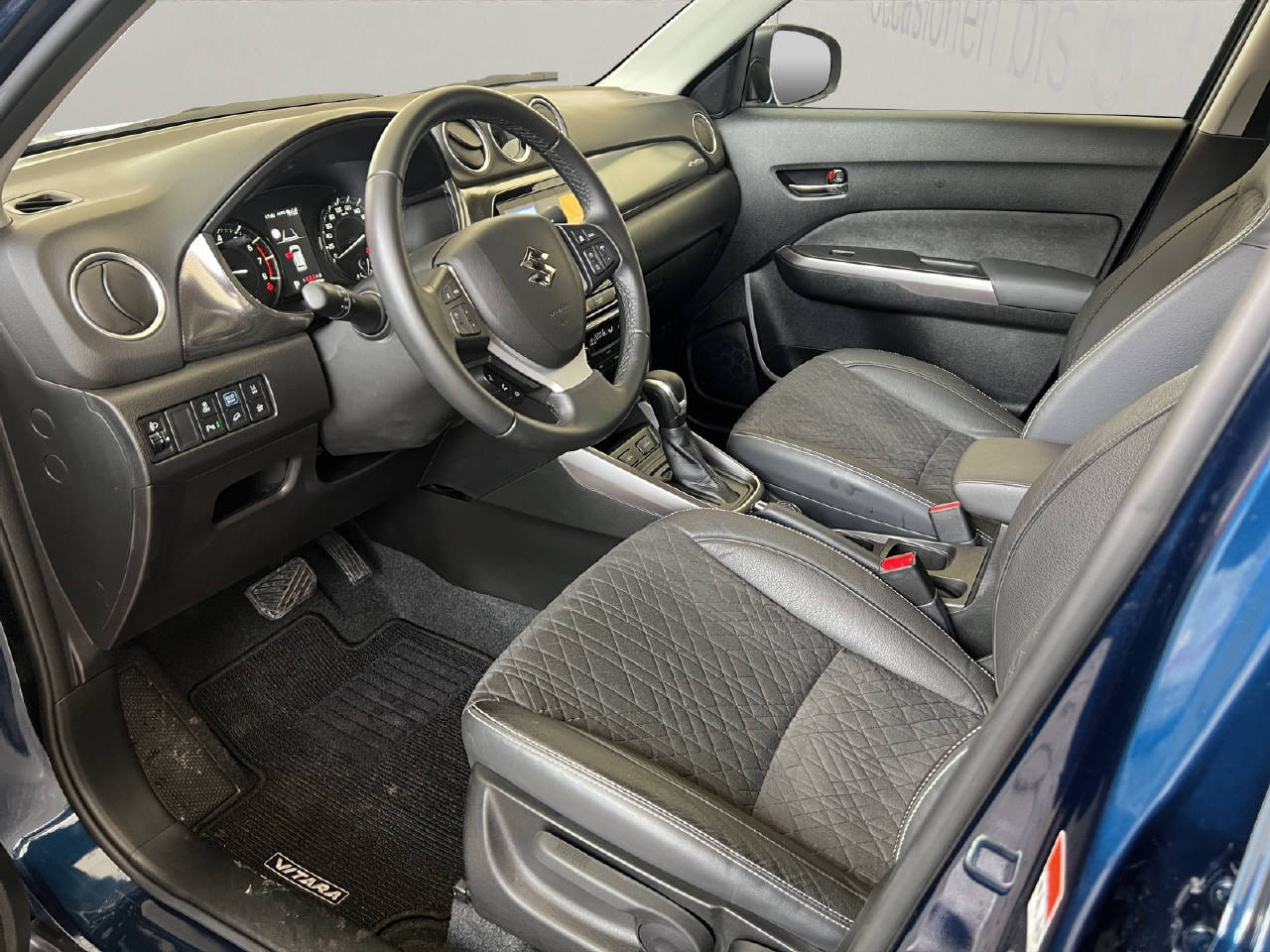 SUZUKI Vitara 1.5 AGS 4x4 Mild-Hybrid GLX Pano-image-7