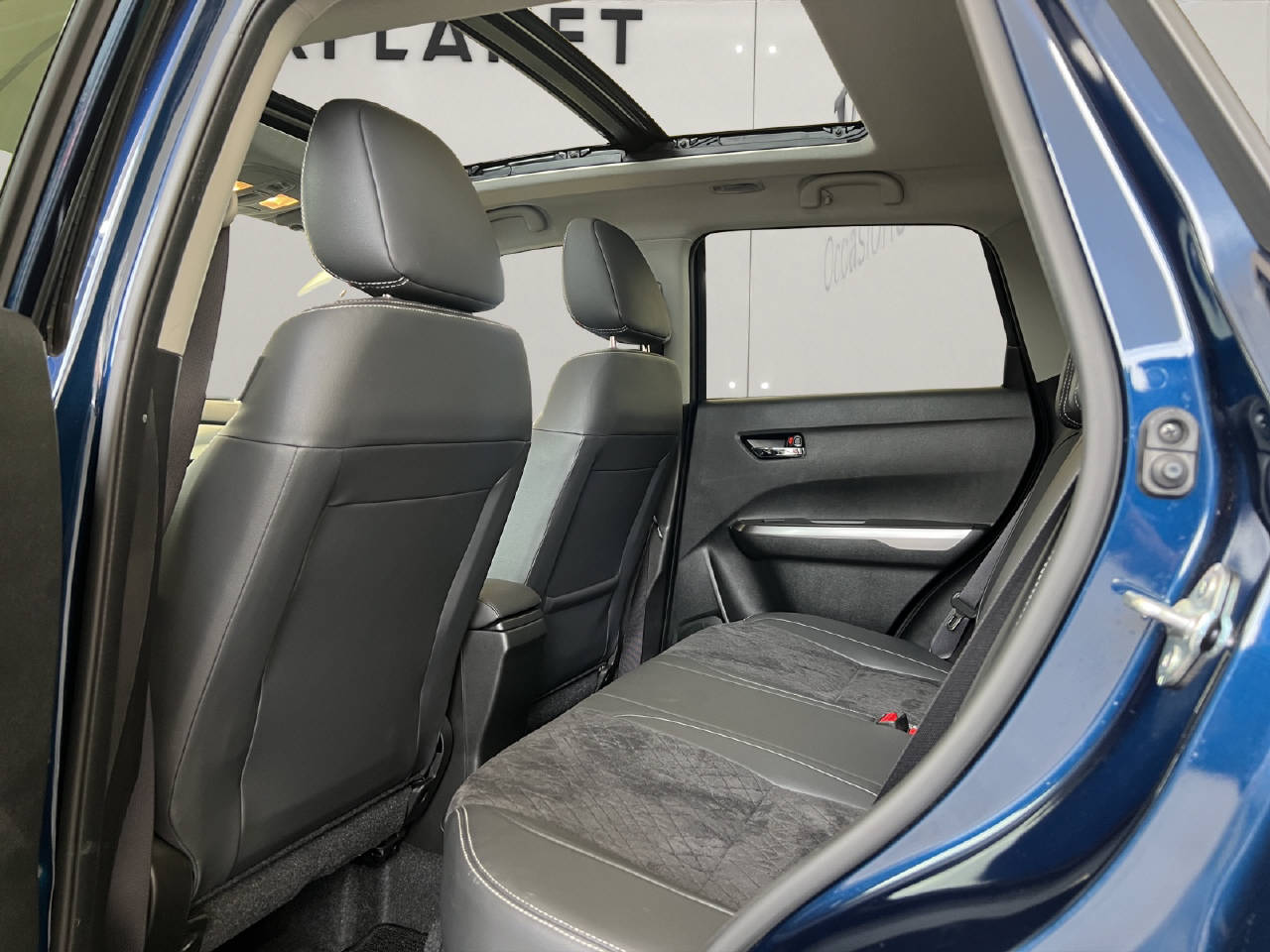 SUZUKI Vitara 1.5 AGS 4x4 Mild-Hybrid GLX Pano-image-8