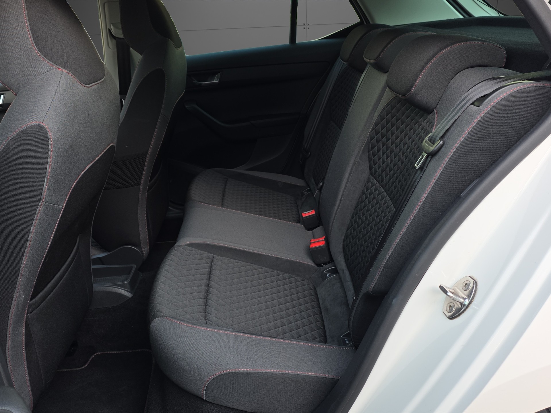 SKODA Fabia 1.4 TSI R5 DSG-image-6
