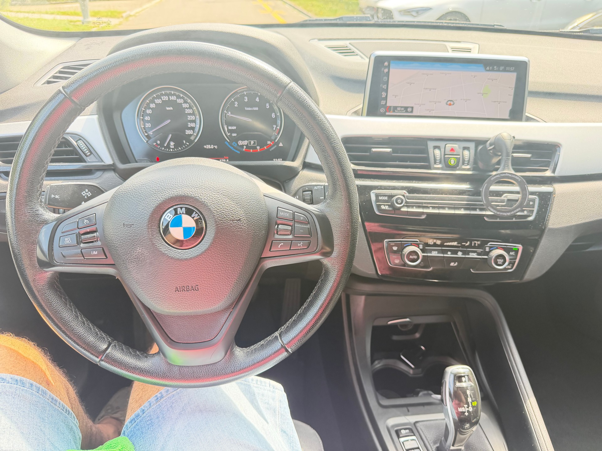 BMW X1 sDrive 18i Essential Edition Steptronic DSK/ FRISCH AB MFK. 31. 07. 2026. & SERVICE-image-14