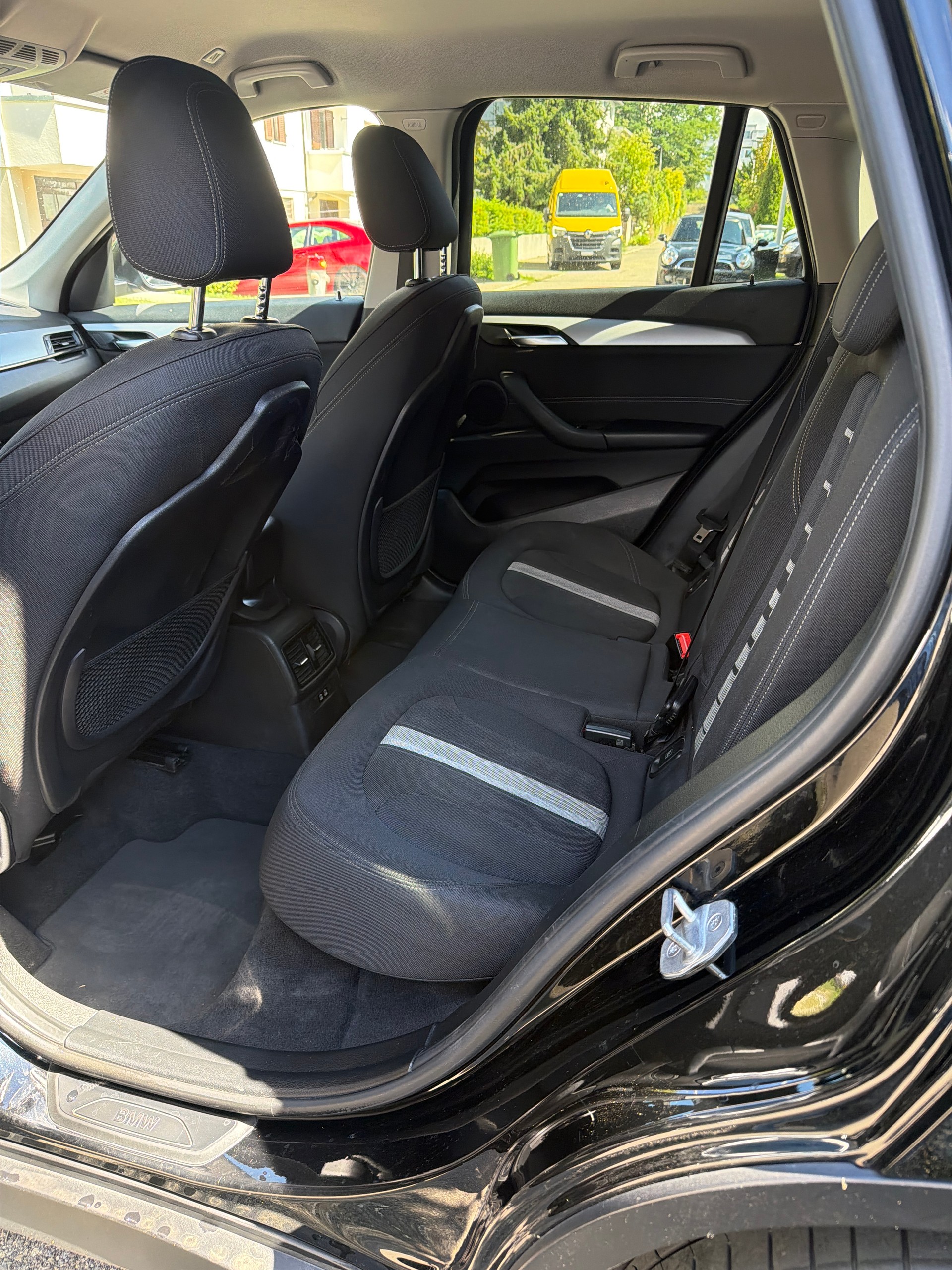 BMW X1 sDrive 18i Essential Edition Steptronic DSK/ FRISCH AB MFK. 31. 07. 2026. & SERVICE-image-11