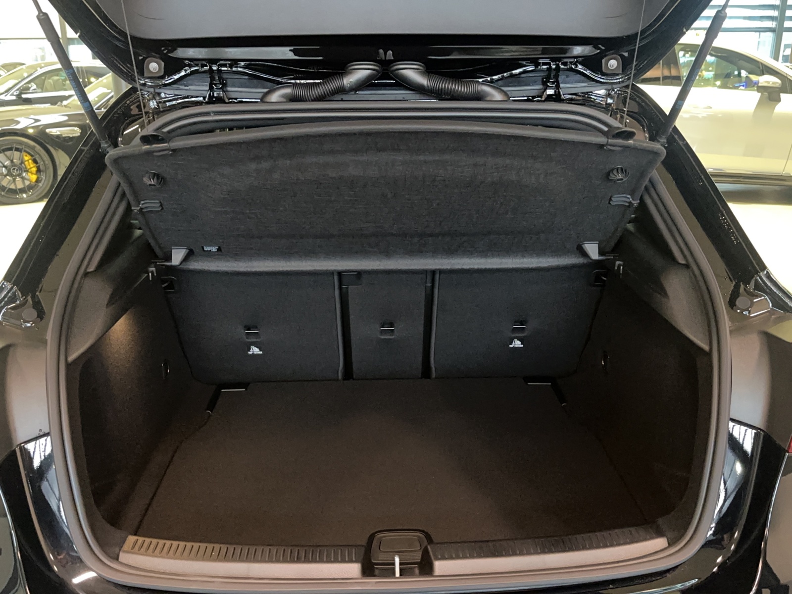 MERCEDES-BENZ A 180 Night Star AMG Line 7G-DCT-image-13
