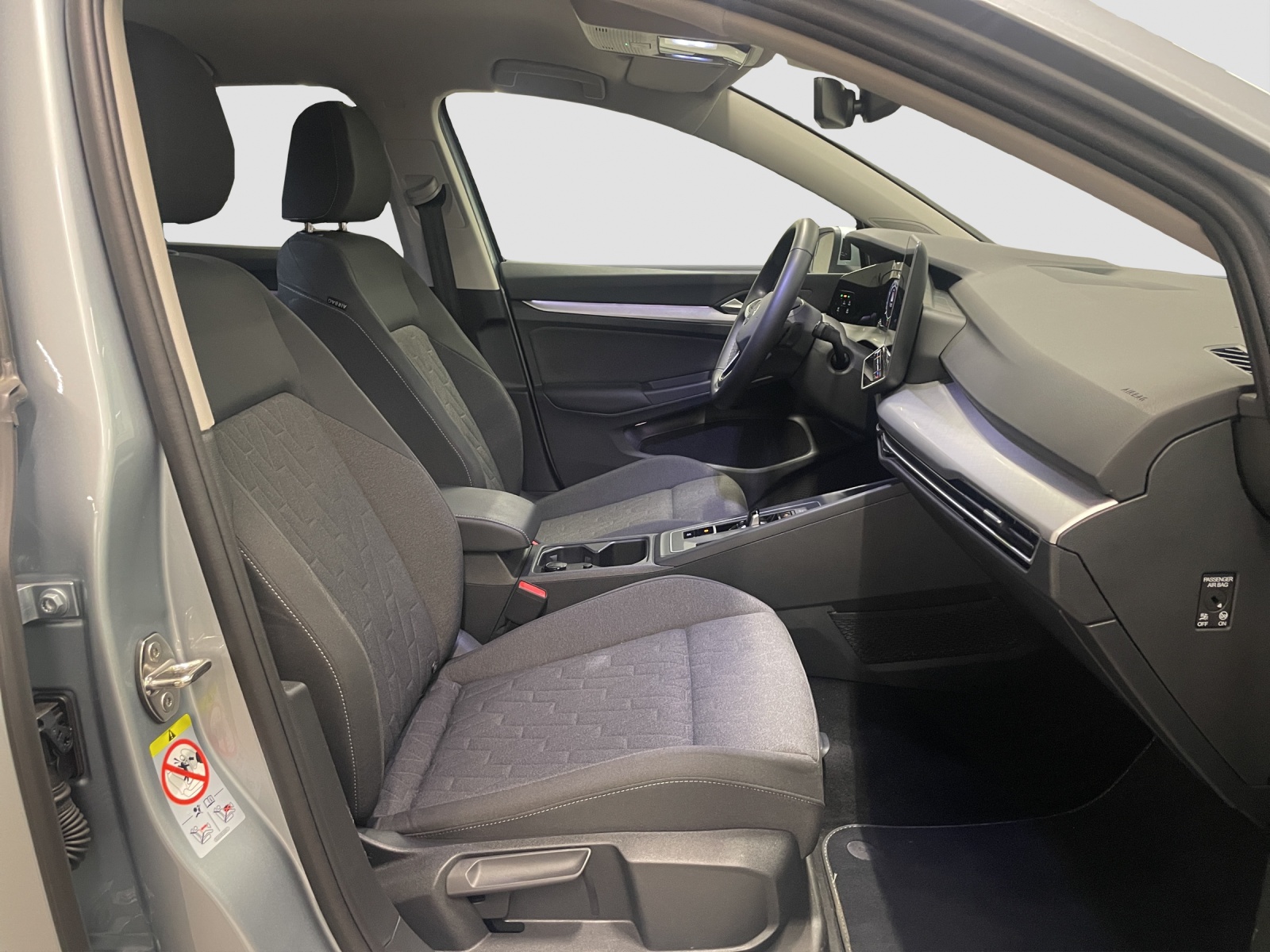 VW Golf 1.5 e TSI mHEV United DSG-image-13