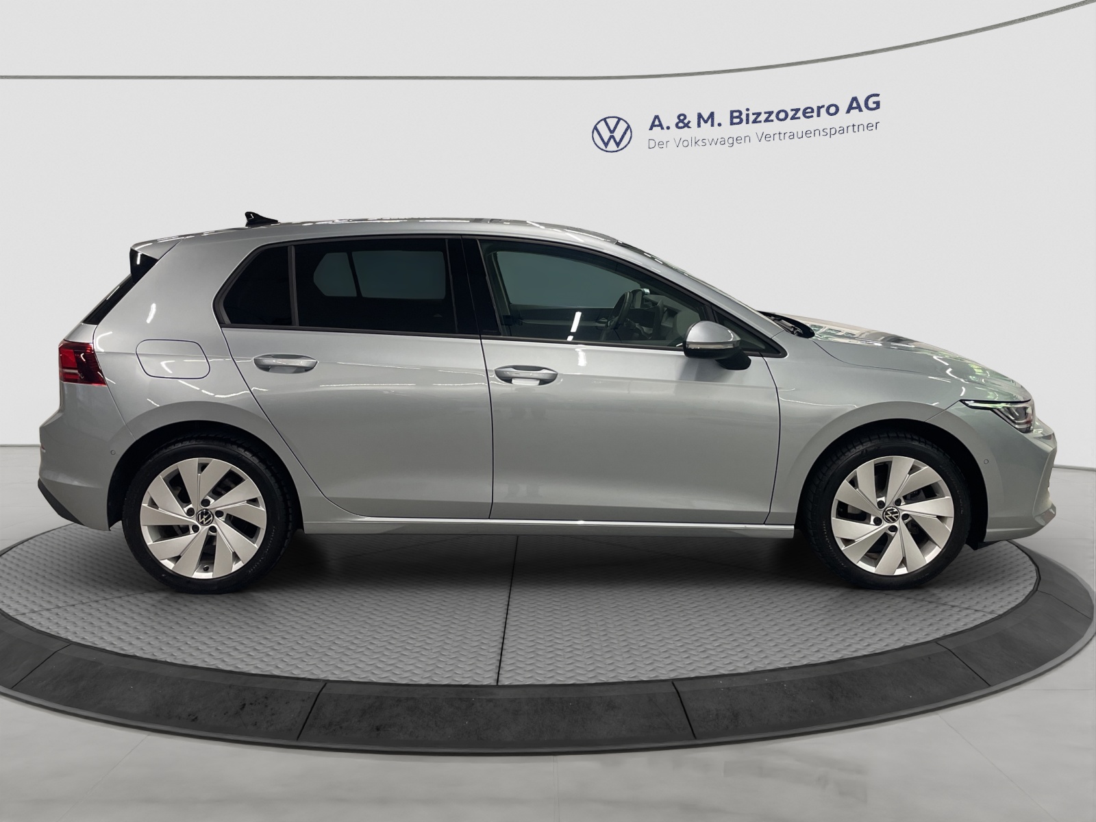 VW Golf 1.5 e TSI mHEV United DSG-image-5