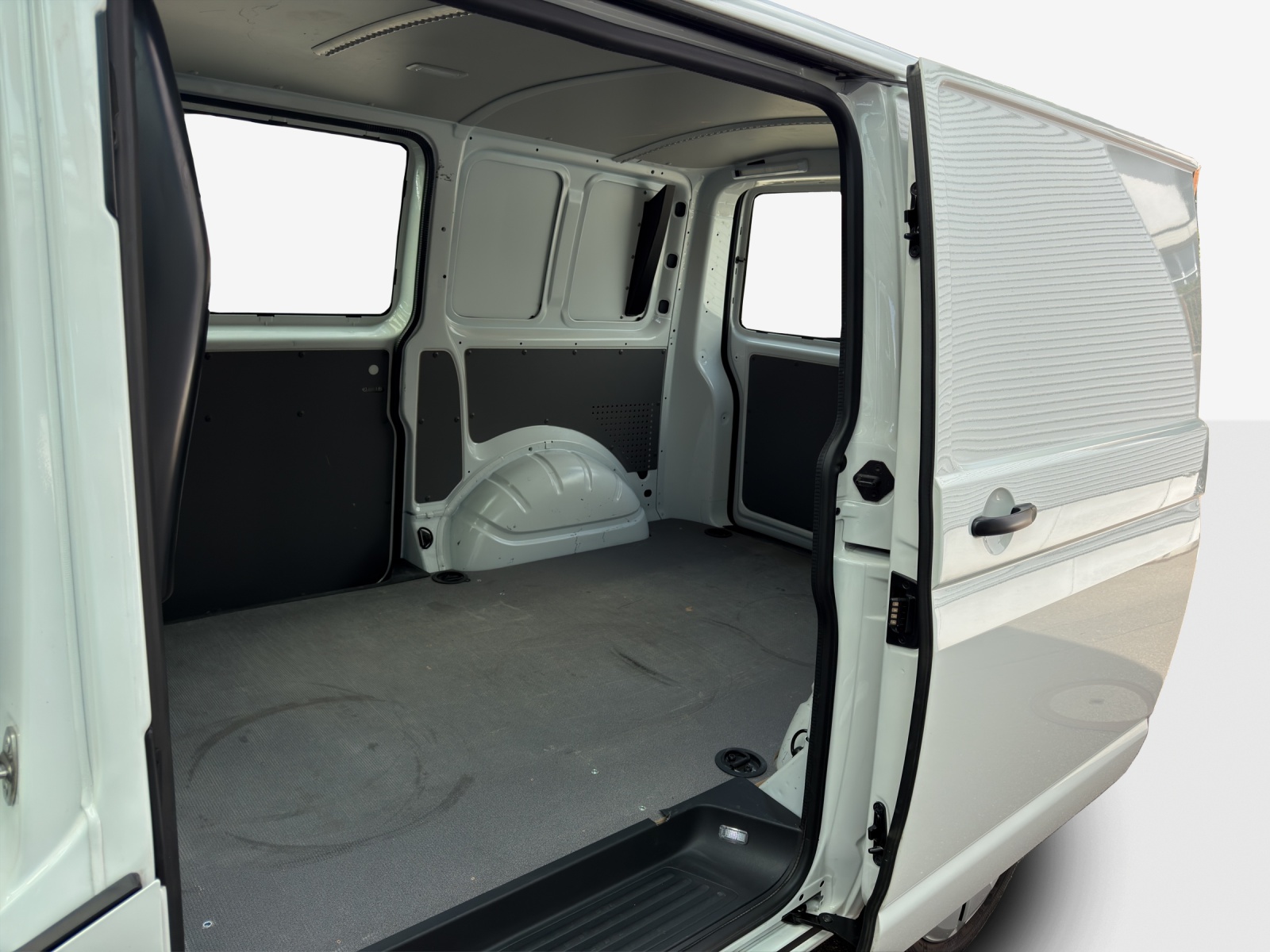 VW T6.1 2.0 TDI DSG-image-11