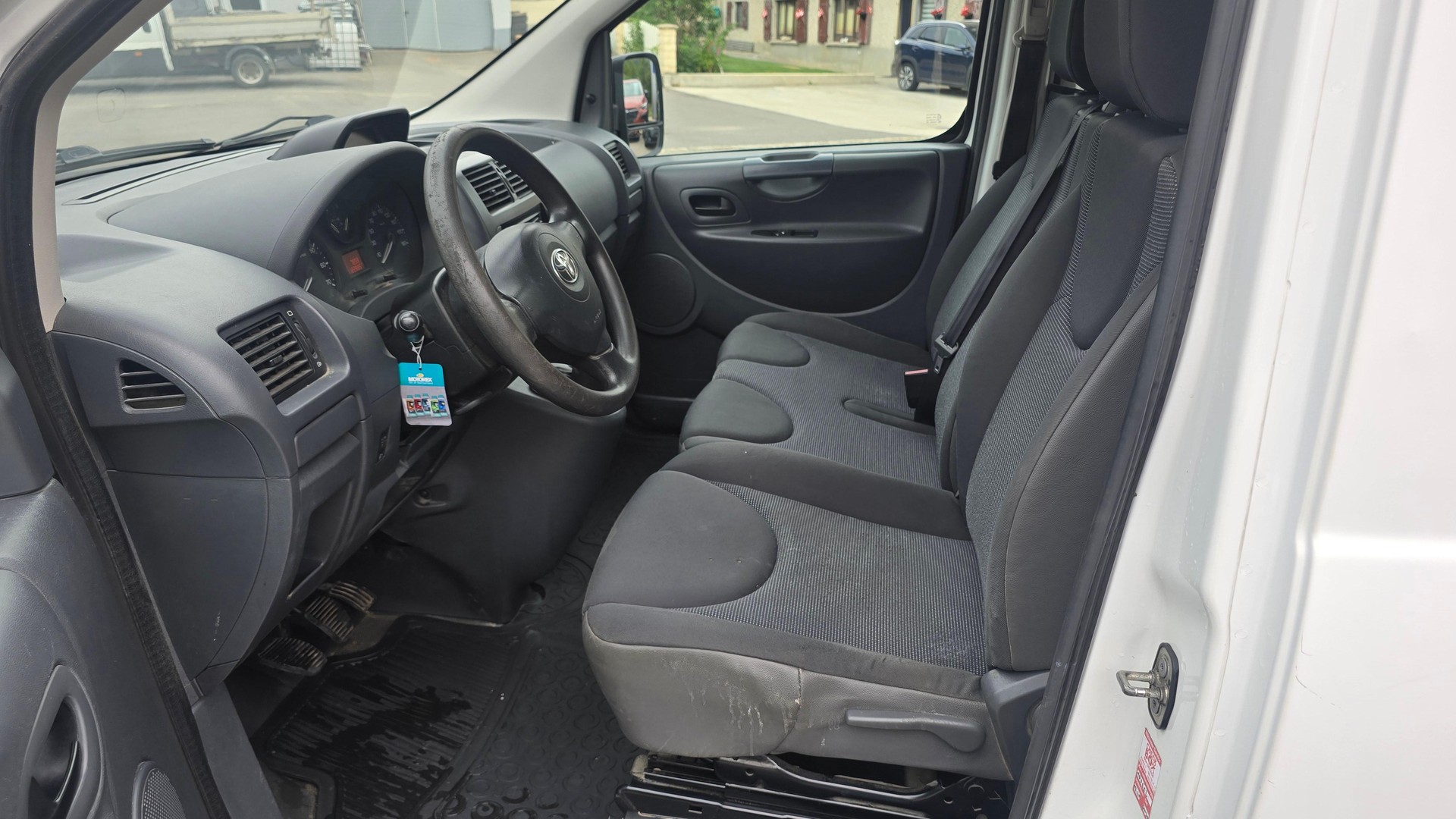 TOYOTA PROACE Van H1 LWB 2.0 D Terra-image-9