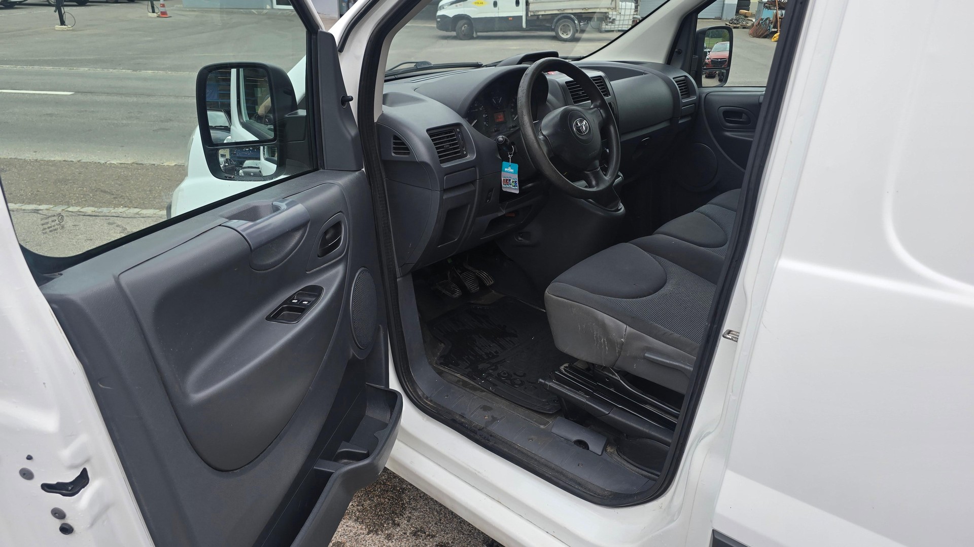 TOYOTA PROACE Van H1 LWB 2.0 D Terra-image-8