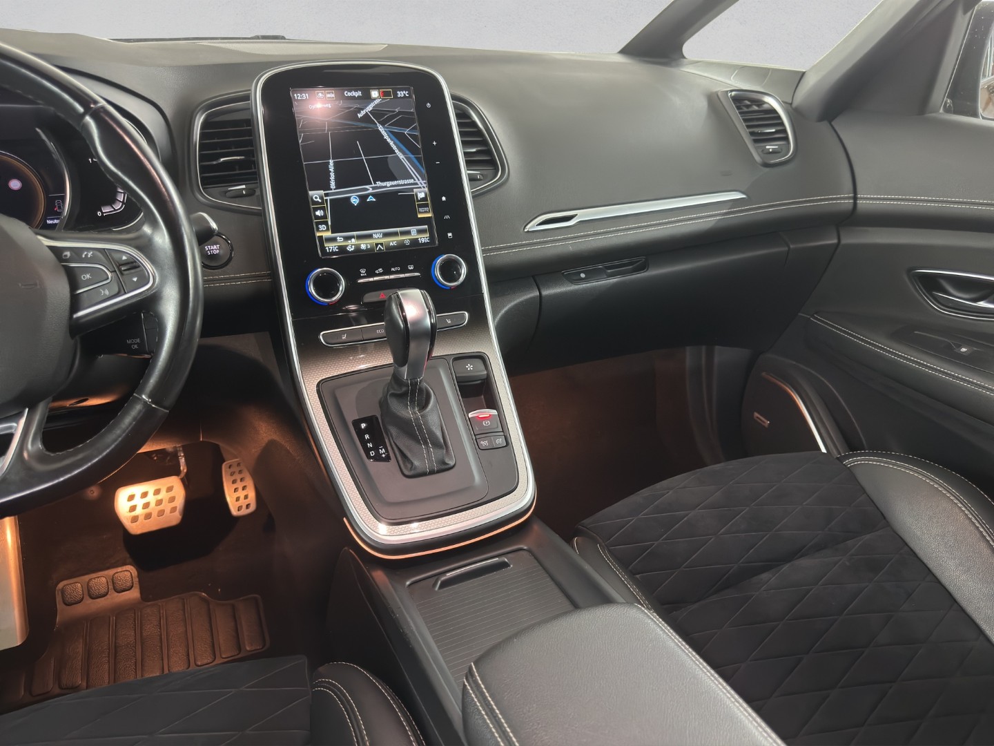 RENAULT Grand Scénic 1.3 16V Turbo Executive EDC-image-11