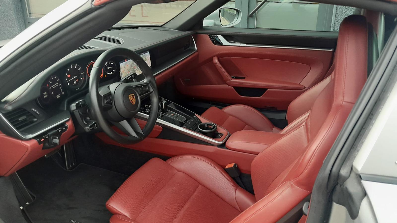 PORSCHE 911 Targa 4S-image-10