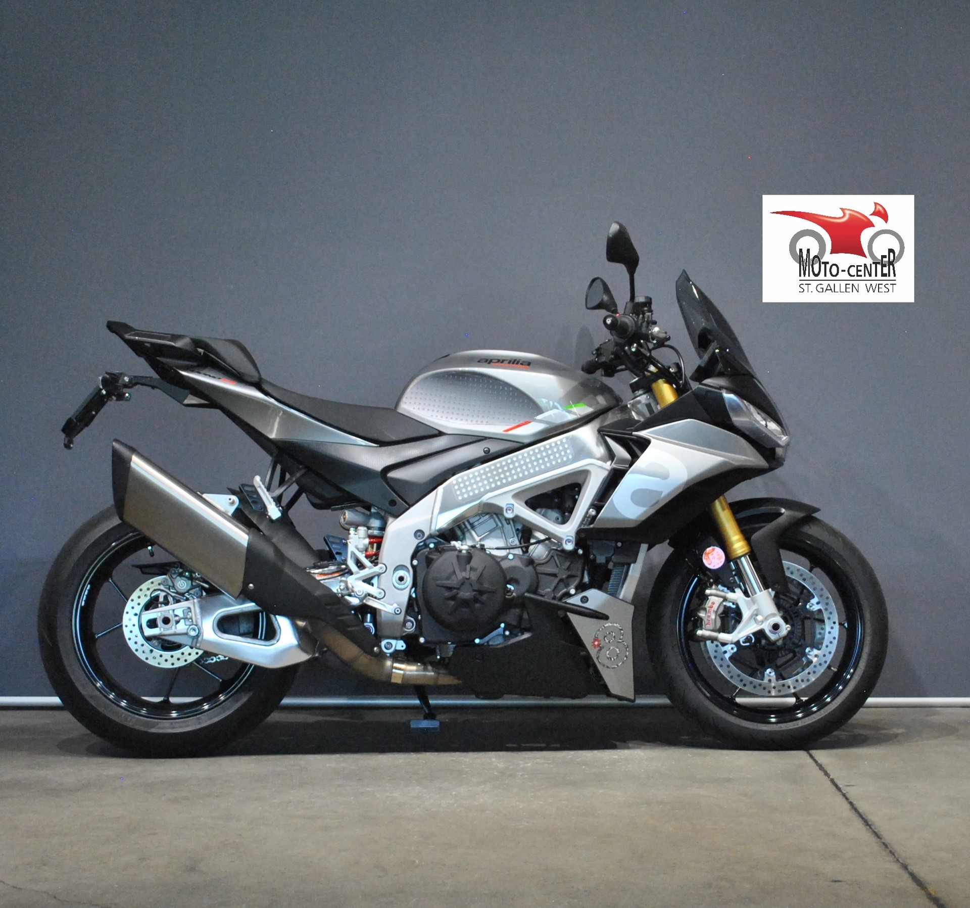 APRILIA Tuono V4 1100-showroom-element-1