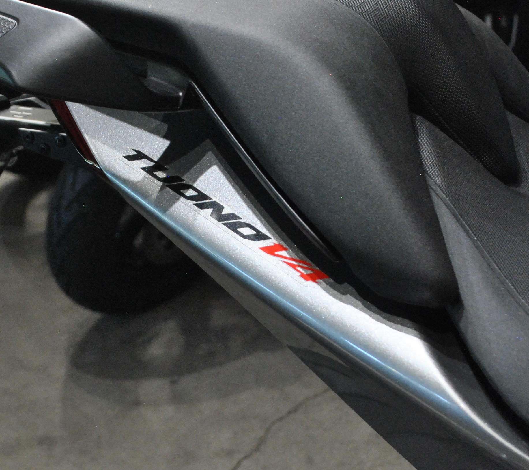 APRILIA Tuono V4 1100-image-7