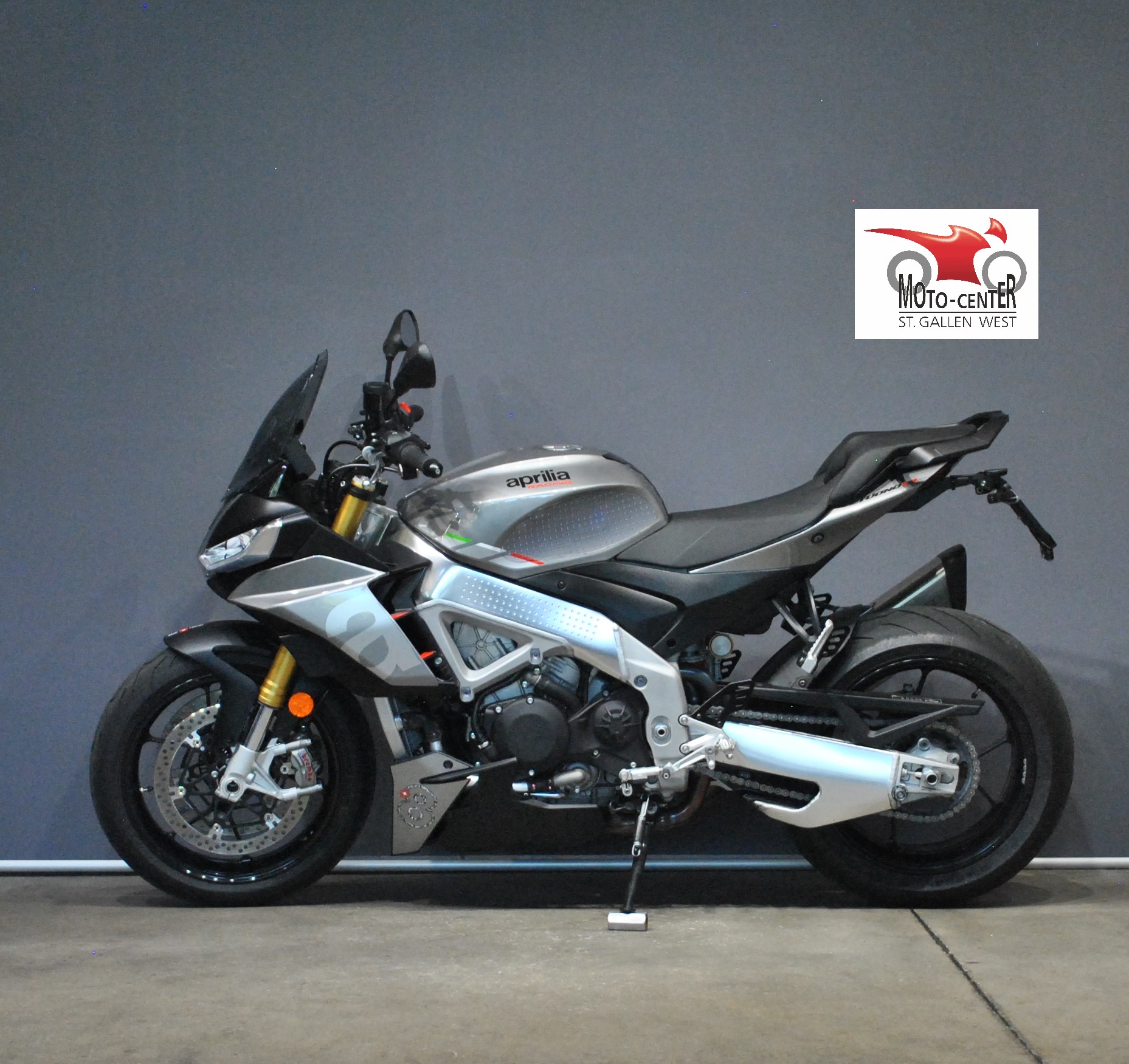 APRILIA Tuono V4 1100-showroom-element-2