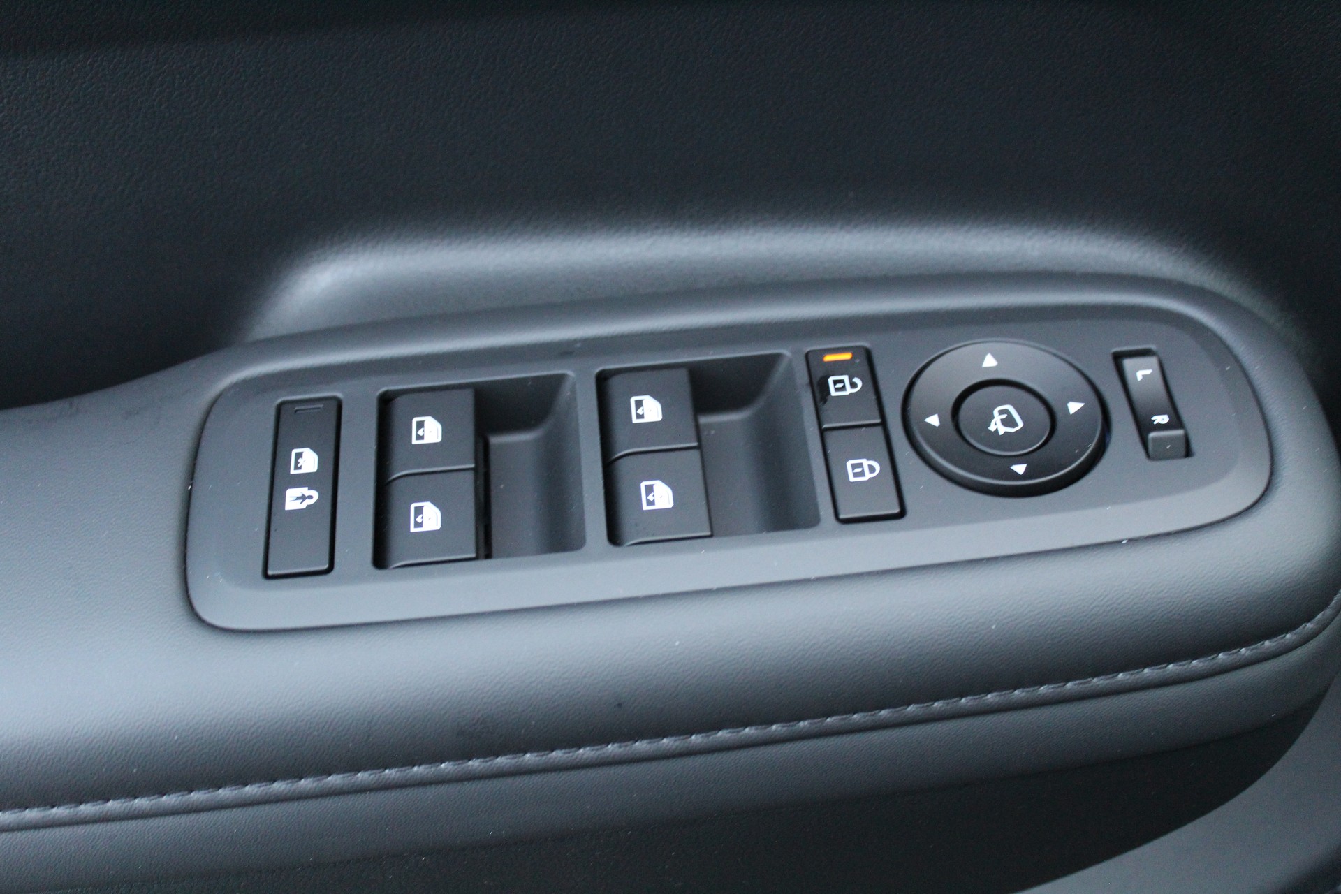 HYUNDAI Santa Fe 1.6 T-GDi HEV Calligraphy Swiss Ed. 4WD Automatic-image-22