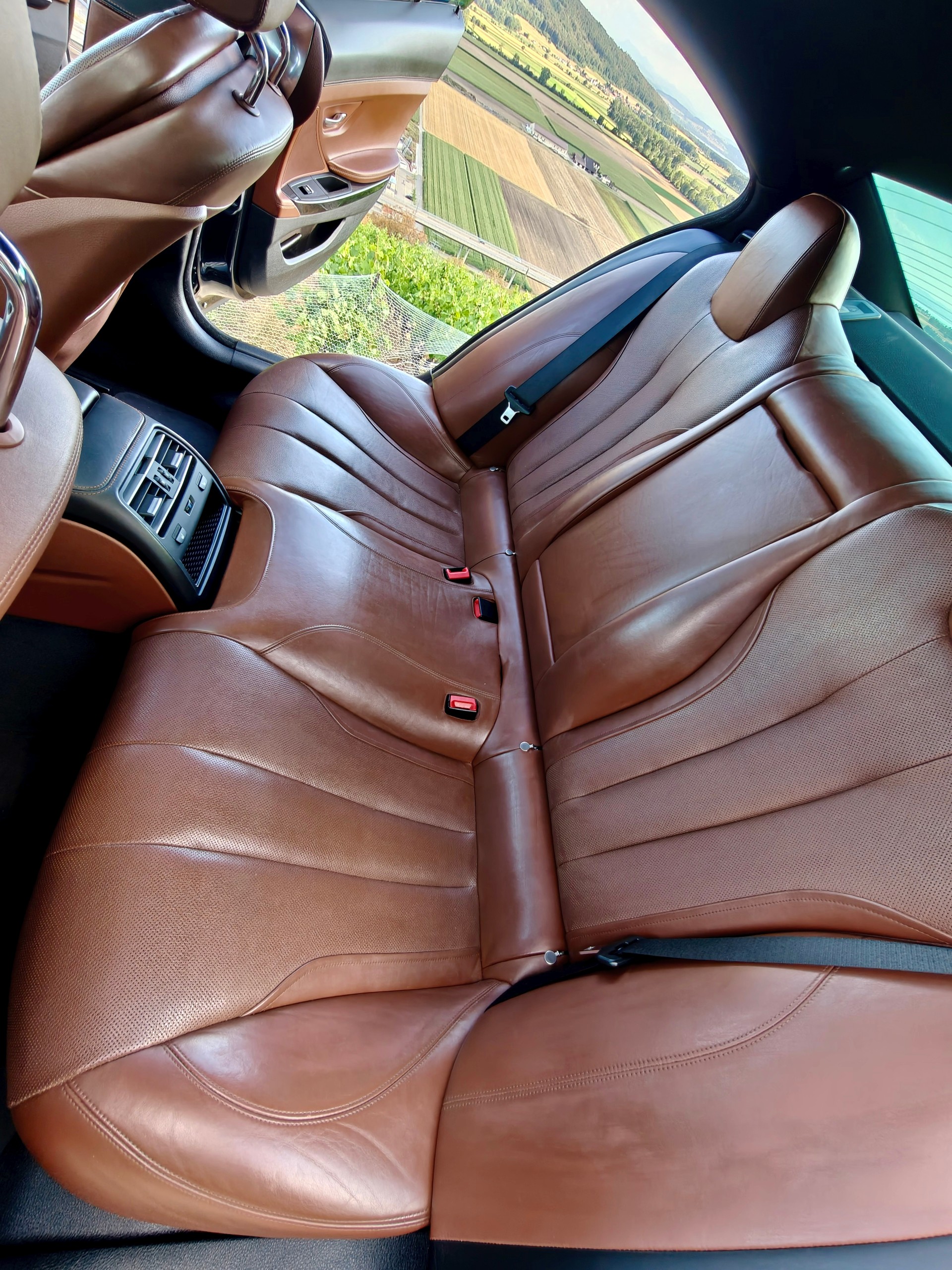 BMW 640i-image-18