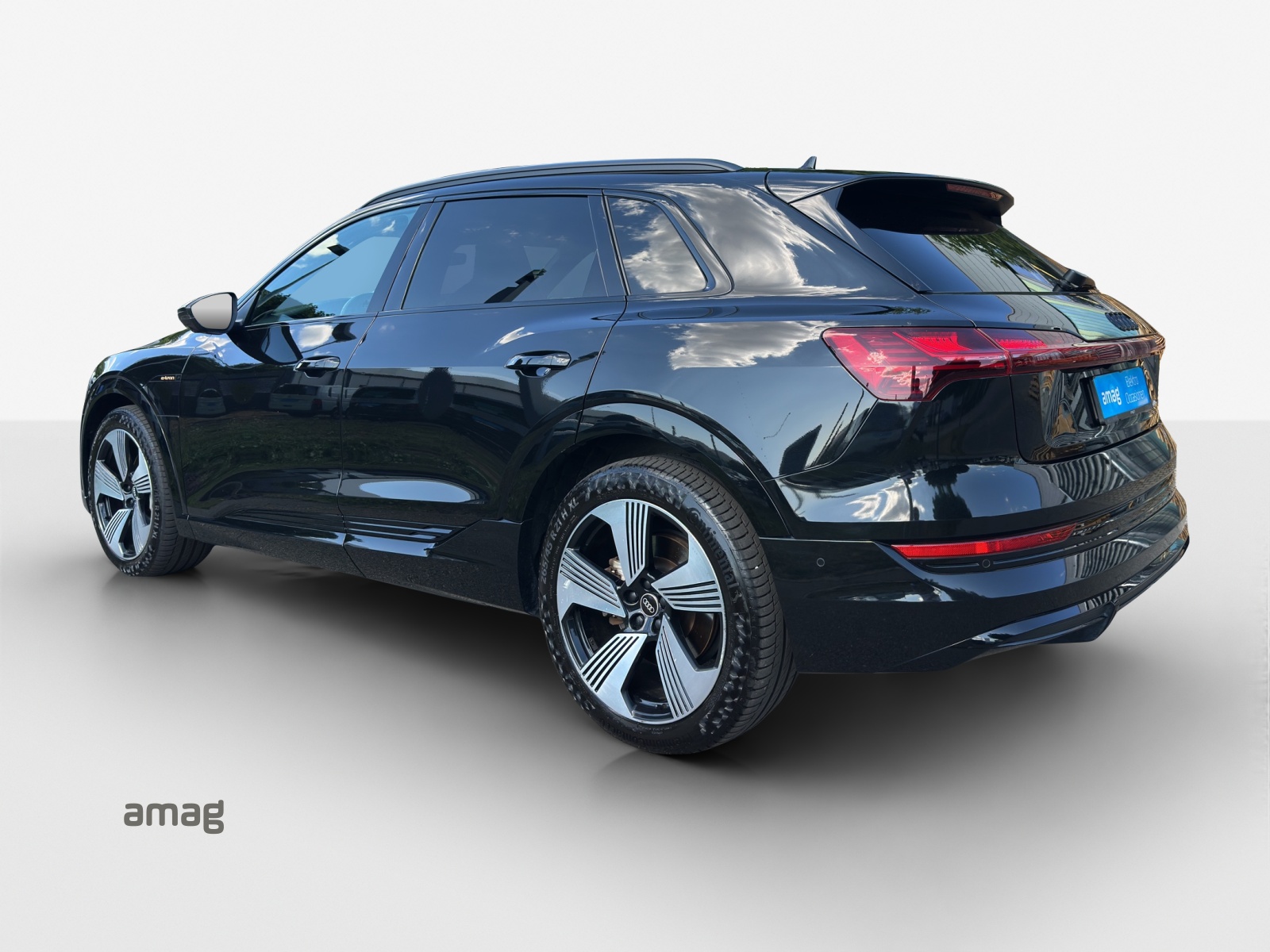 AUDI e-tron 55 S Line quattro-image-2