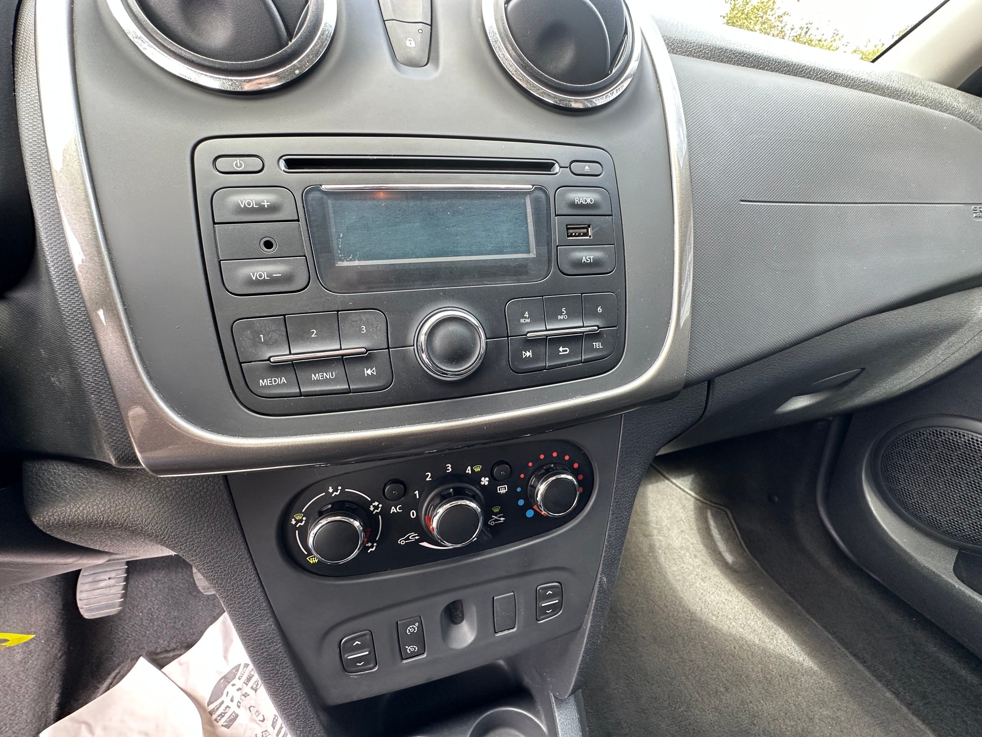 DACIA Logan MCV 0.9 Supreme-image-13