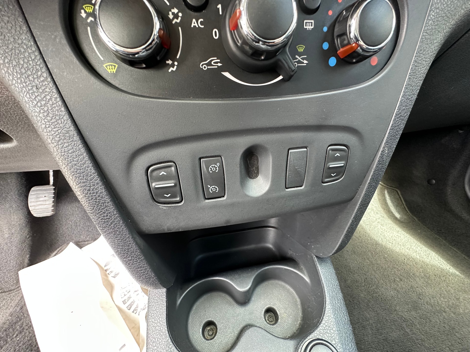 DACIA Logan MCV 0.9 Supreme-image-14