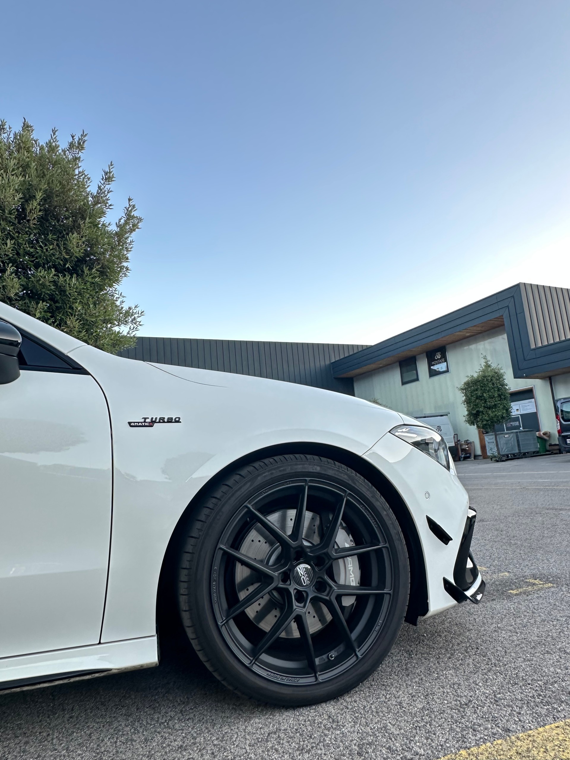 MERCEDES-BENZ CLA 45 AMG 4matic+-image-3