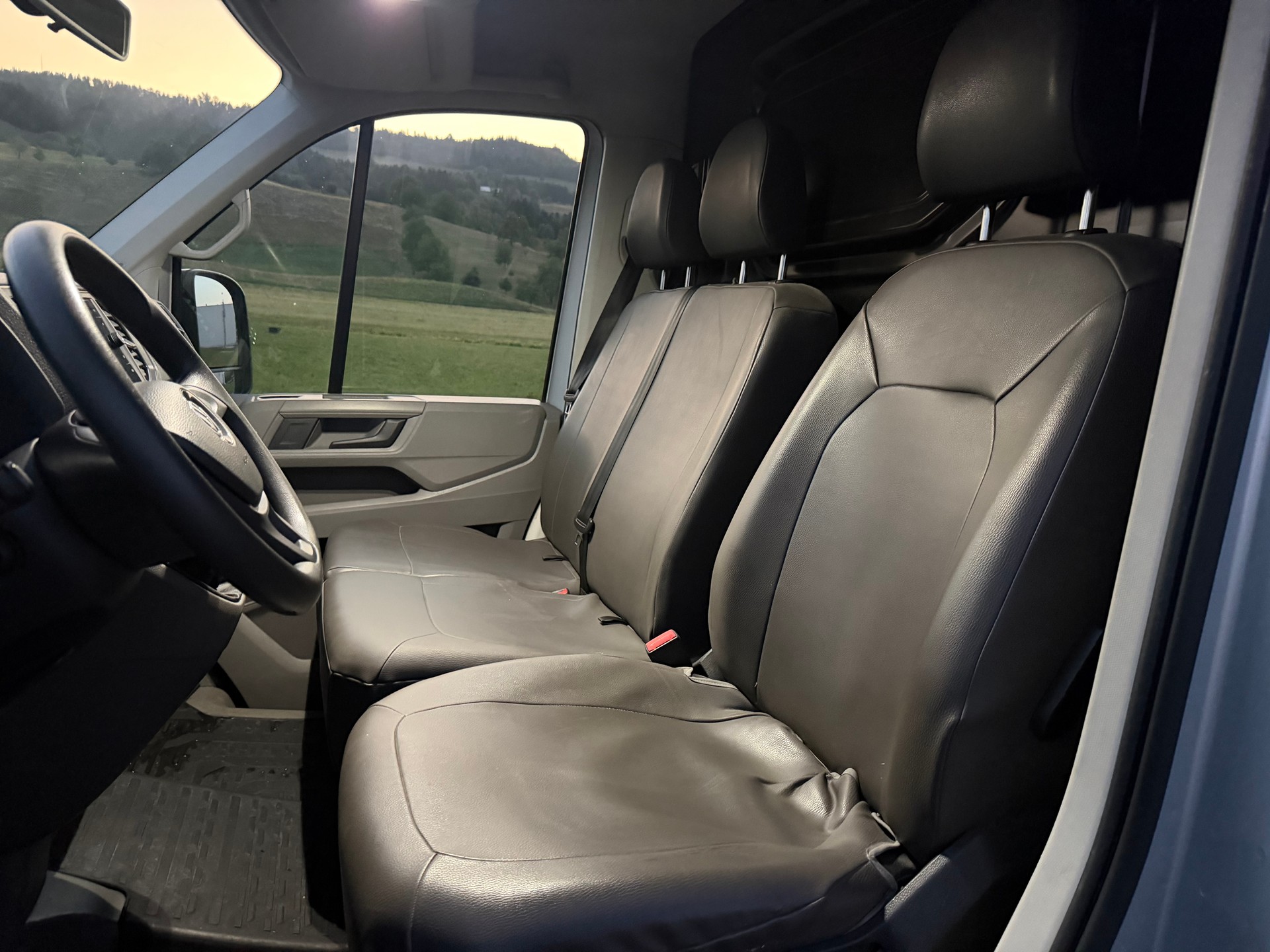 VW Crafter 35 2.0 BiTDI Entry L3 RWD-image-11