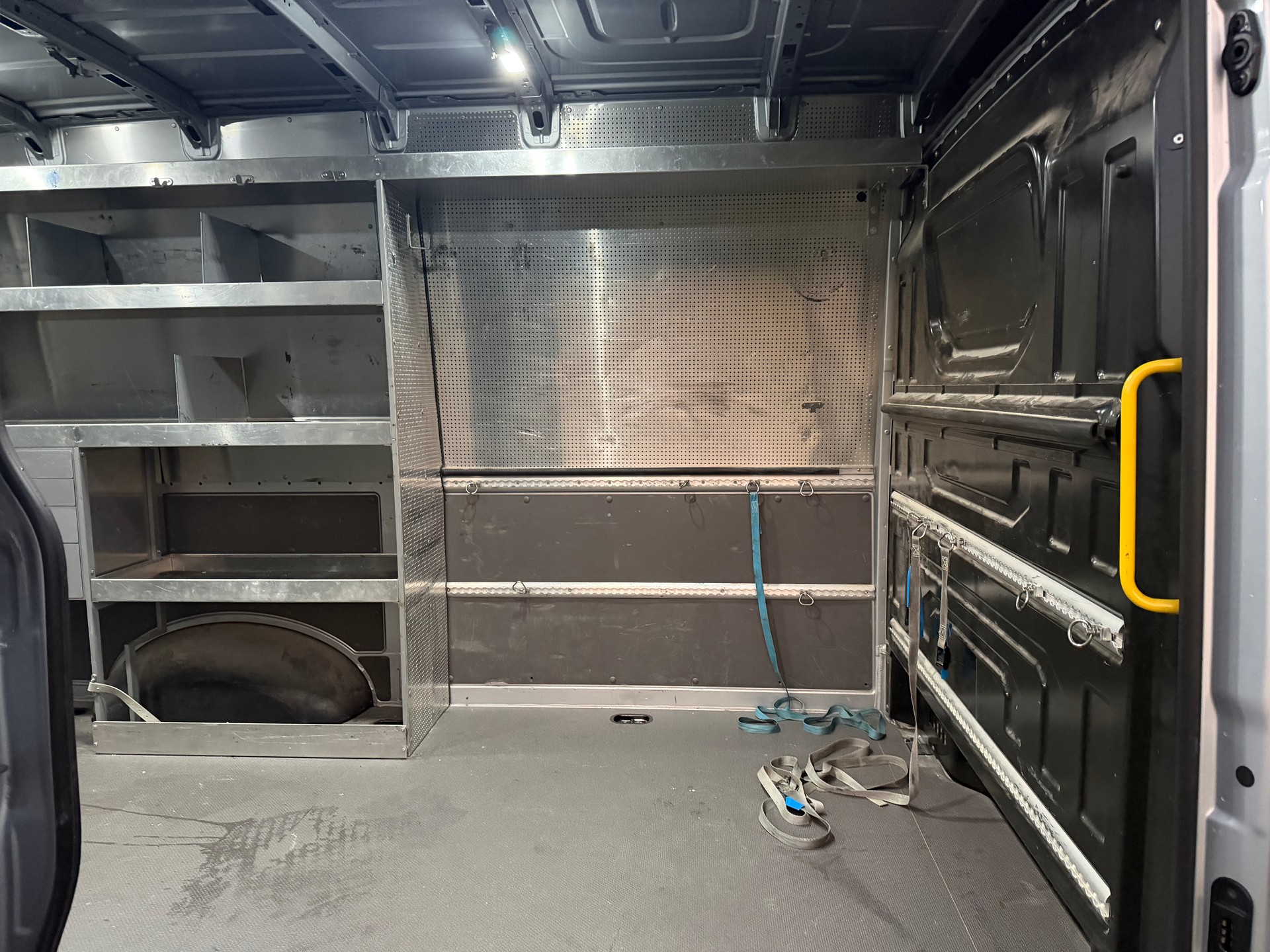 VW Crafter 35 2.0 BiTDI Entry L3 RWD-image-8
