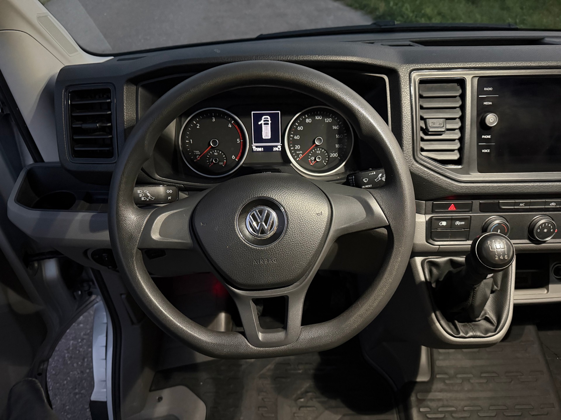 VW Crafter 35 2.0 BiTDI Entry L3 RWD-image-12