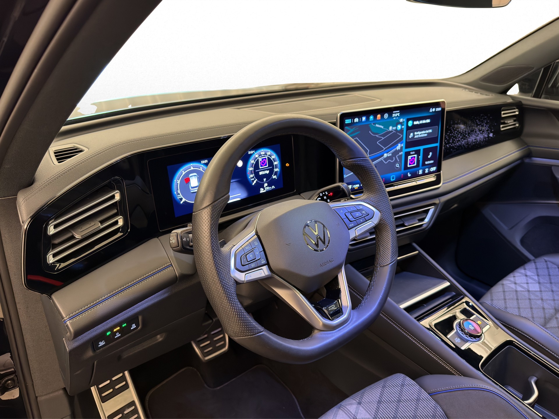 VW Tiguan 2.0 TSI R-Line DSG 4 motion-image-13