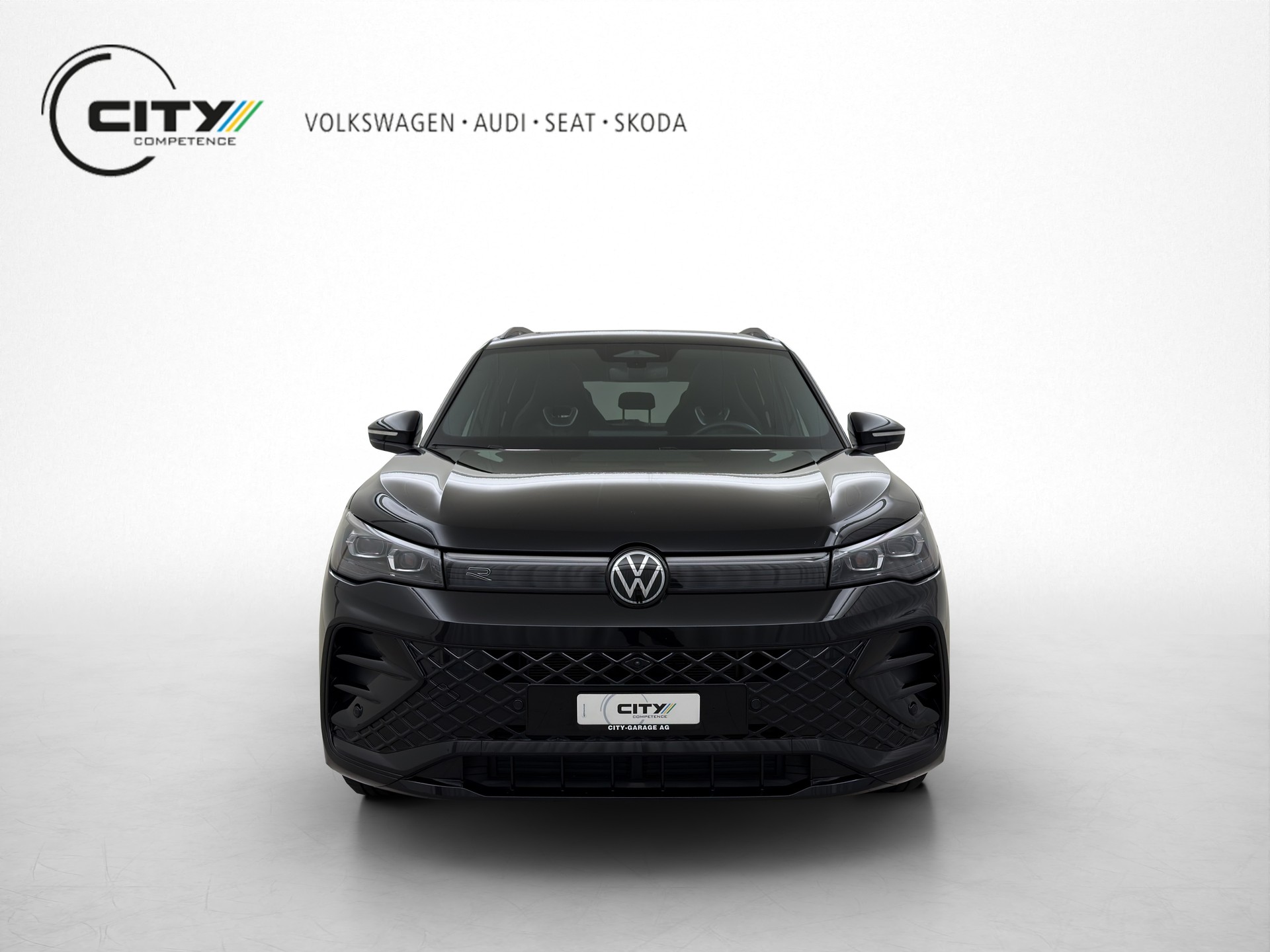 VW Tiguan 2.0 TSI R-Line DSG 4 motion-image-3