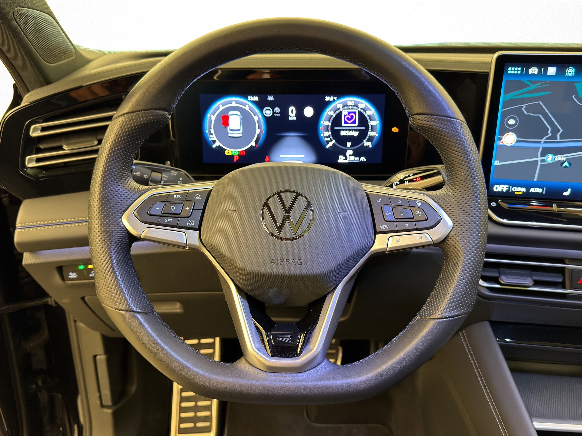 VW Tiguan 2.0 TSI R-Line DSG 4 motion-image-6