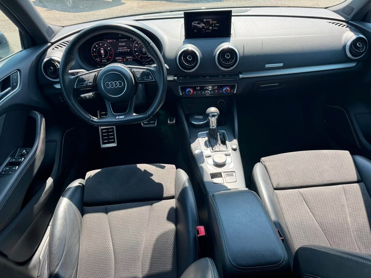 AUDI A3 Sportback 35 TFSI Design S-tronic-image-9