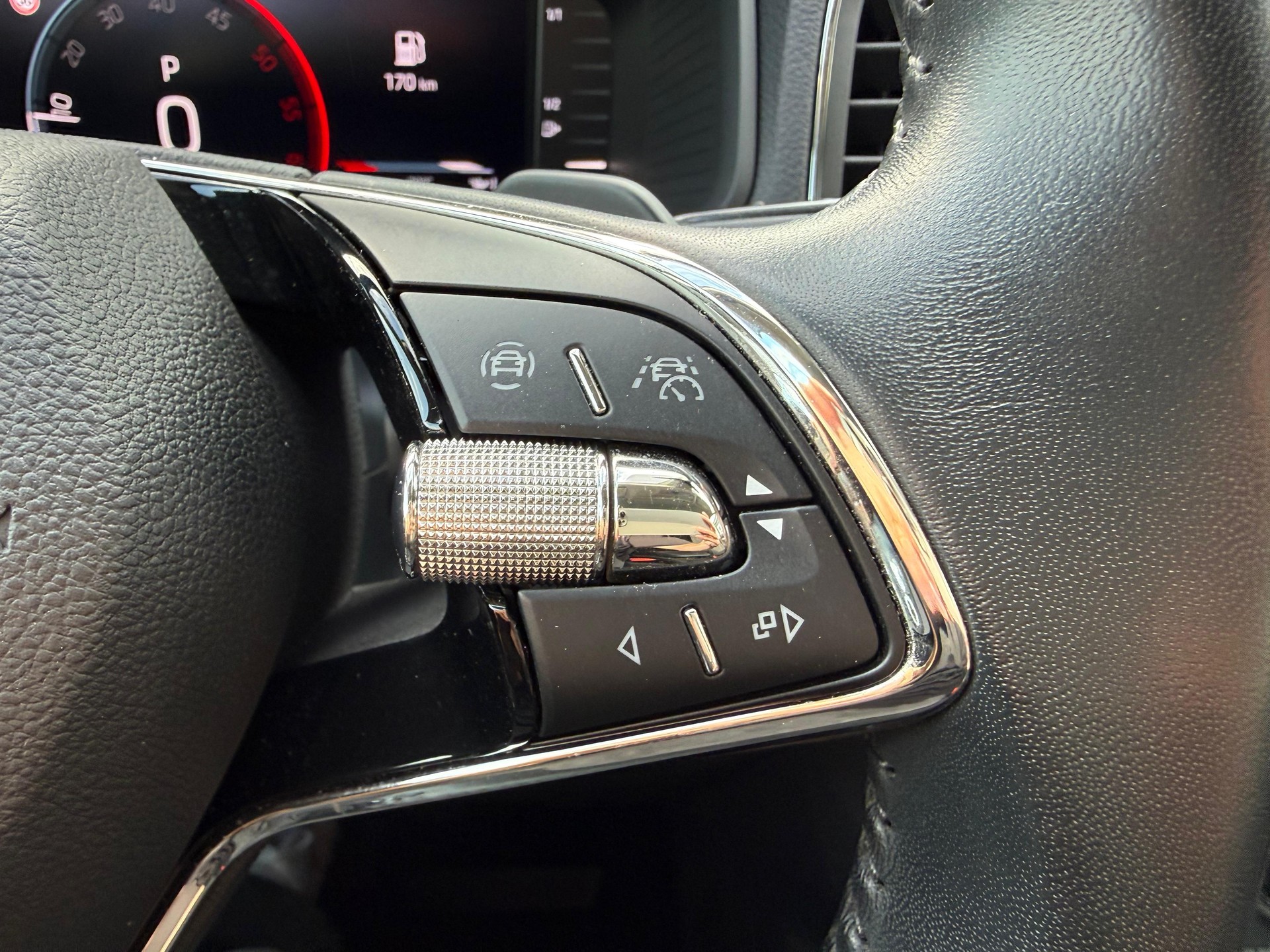 SKODA Karoq 2.0 TDI Ambition 4x4 DSG-image-22