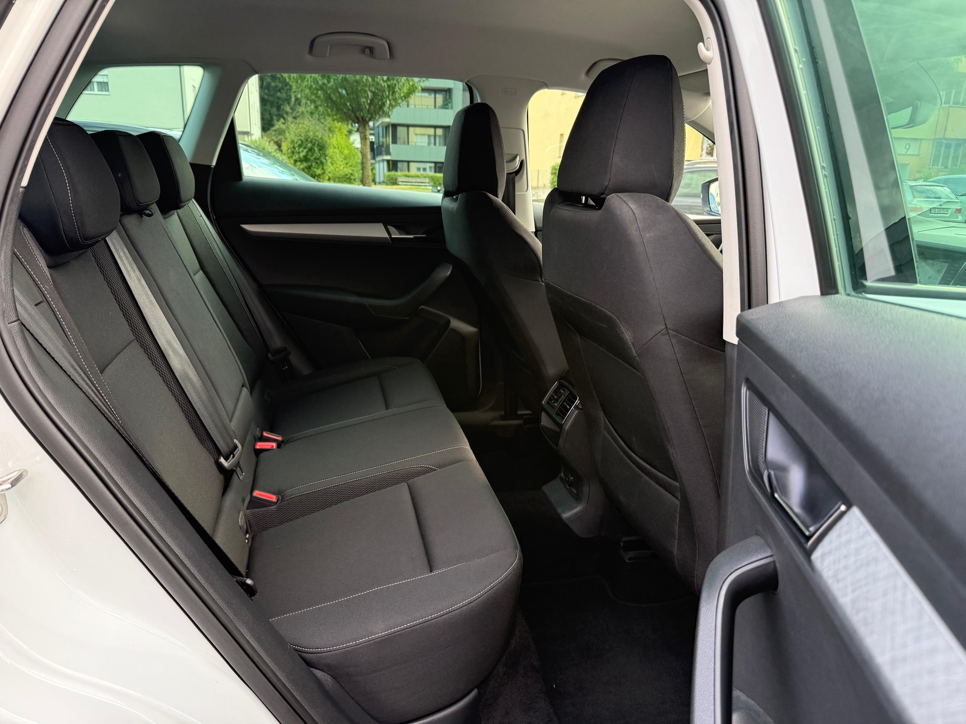 SKODA Karoq 2.0 TDI Ambition 4x4 DSG-image-11