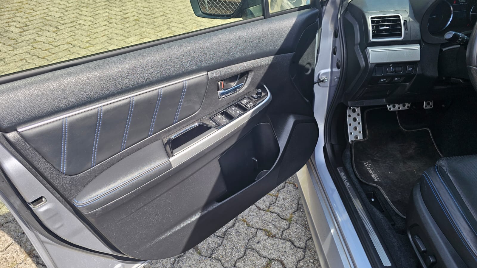 SUBARU Levorg 2.0i Luxury AWD Lineartronic-image-9