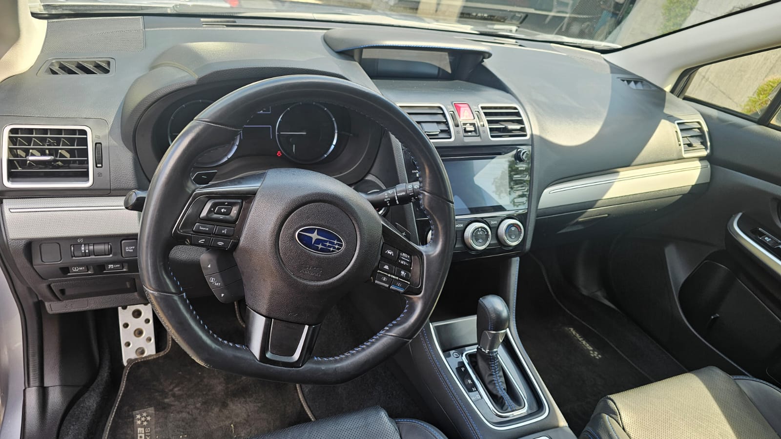 SUBARU Levorg 2.0i Luxury AWD Lineartronic-image-10