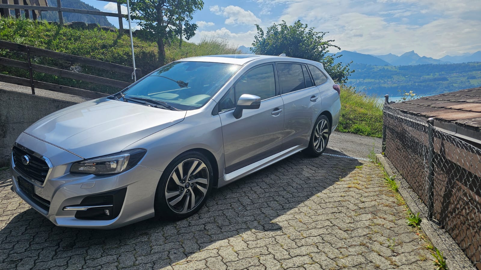 SUBARU Levorg 2.0i Luxury AWD Lineartronic-image-5