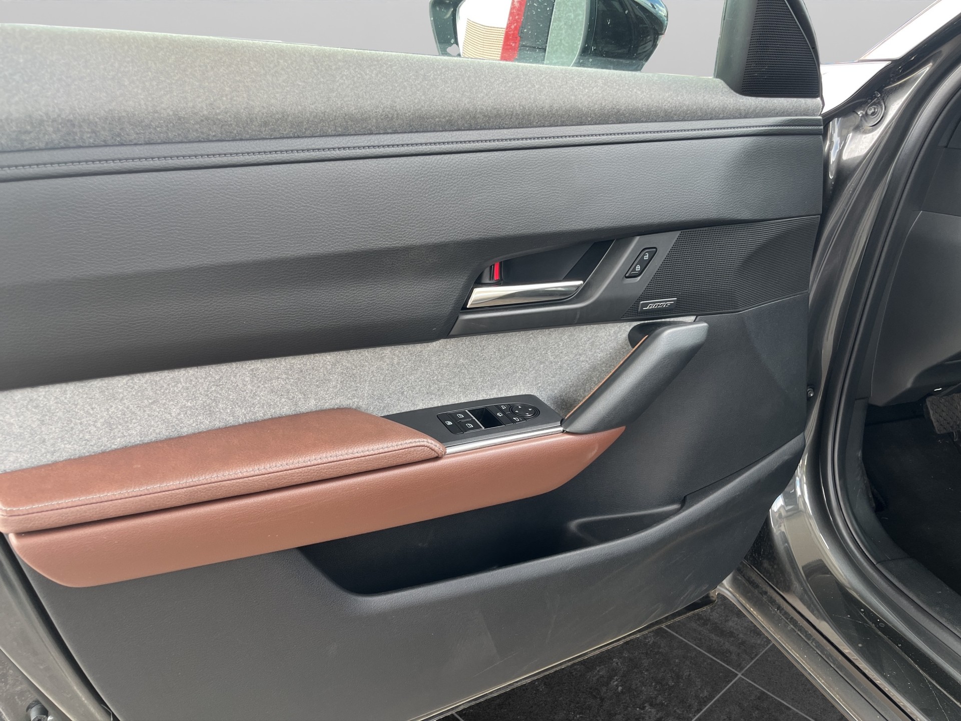 MAZDA MX-30 e-Skyactiv Revolution-image-11