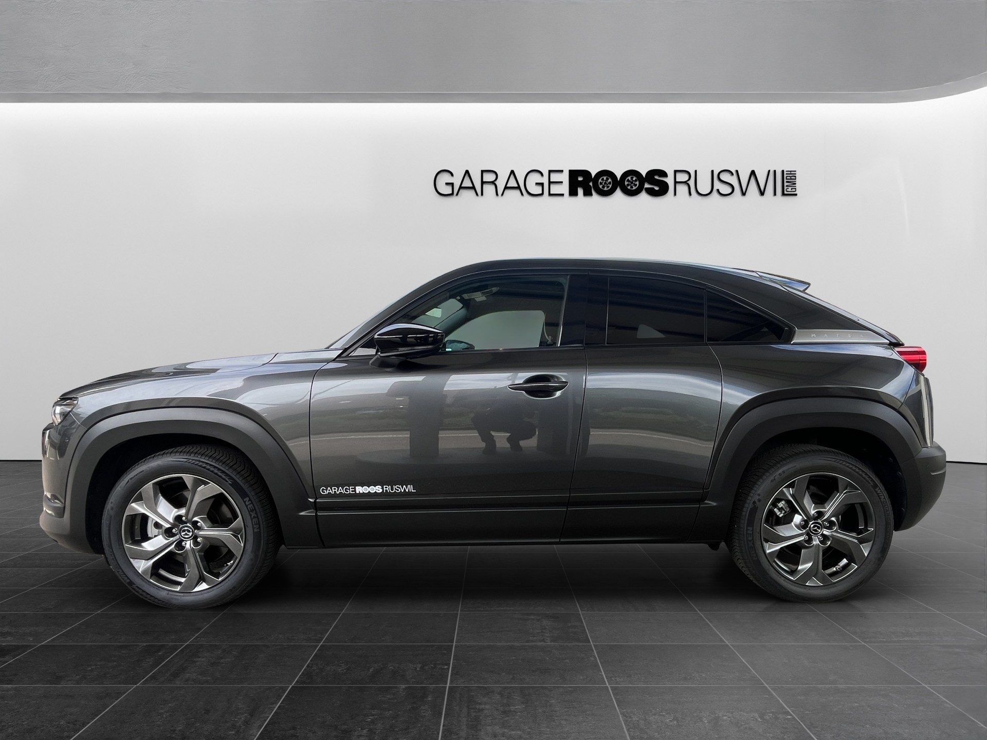 MAZDA MX-30 e-Skyactiv Revolution-image-3