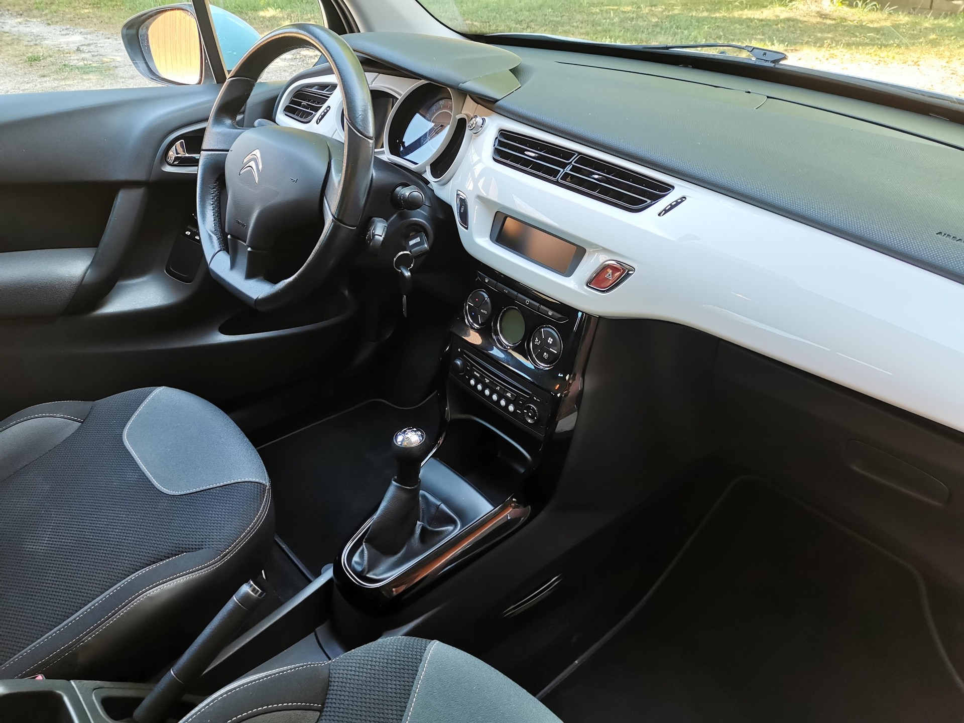 CITROEN C3 1.4i Swiss Style-image-3