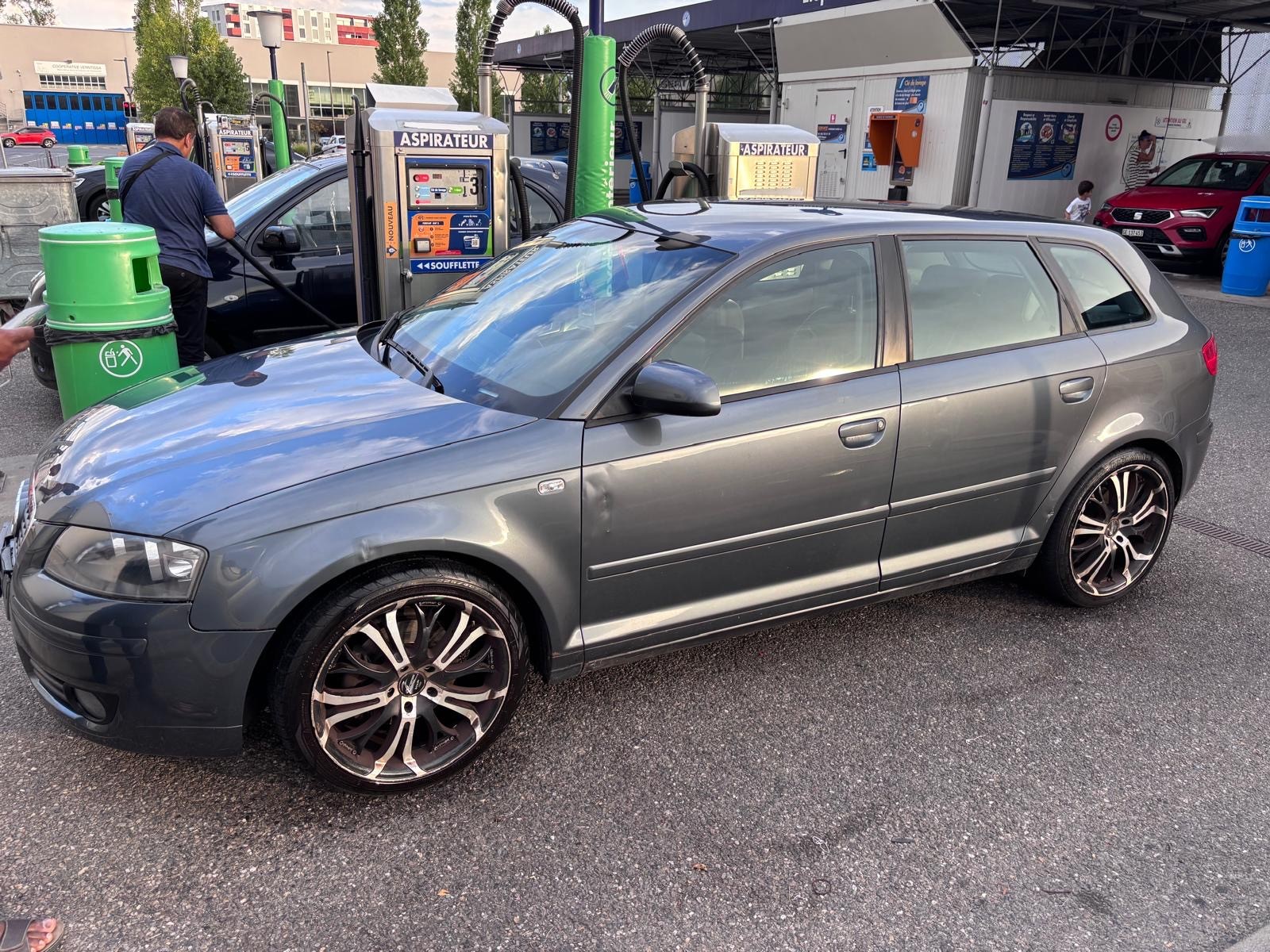 AUDI 2.0 16V FSI Ambition-image-0