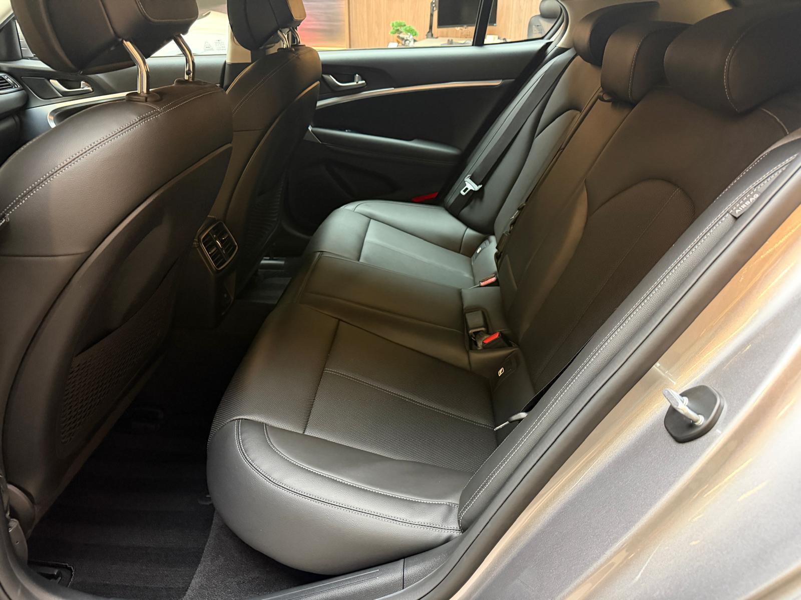 GENESIS G70 Shooting Brake 2.0T Premium-image-17