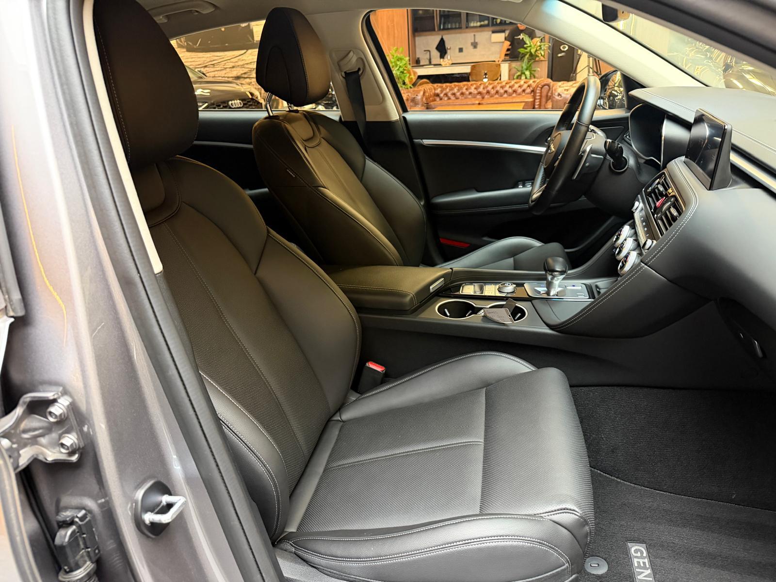 GENESIS G70 Shooting Brake 2.0T Premium-image-14